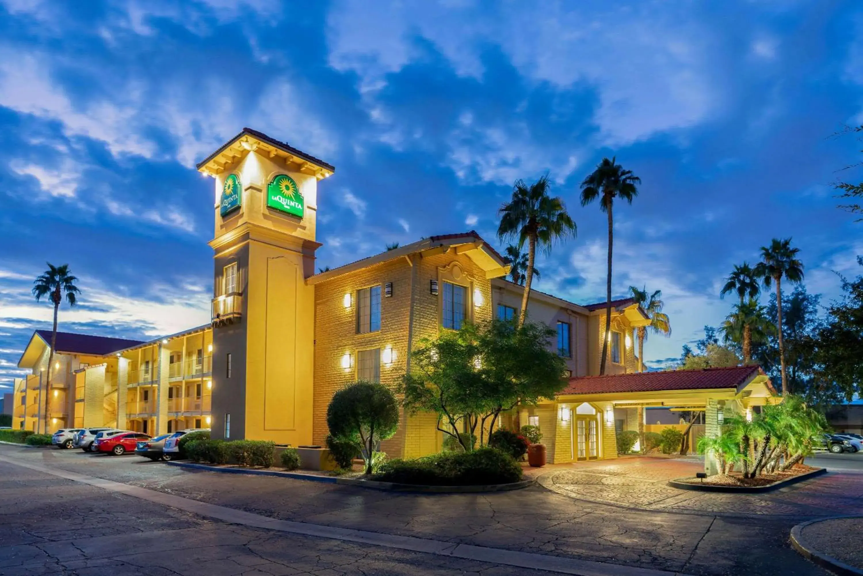 La Quinta Inn by Wyndham Phoenix Sky Harbor Airport La Quinta Inn by Wyndham Phoenix Sky Harbor Airport
