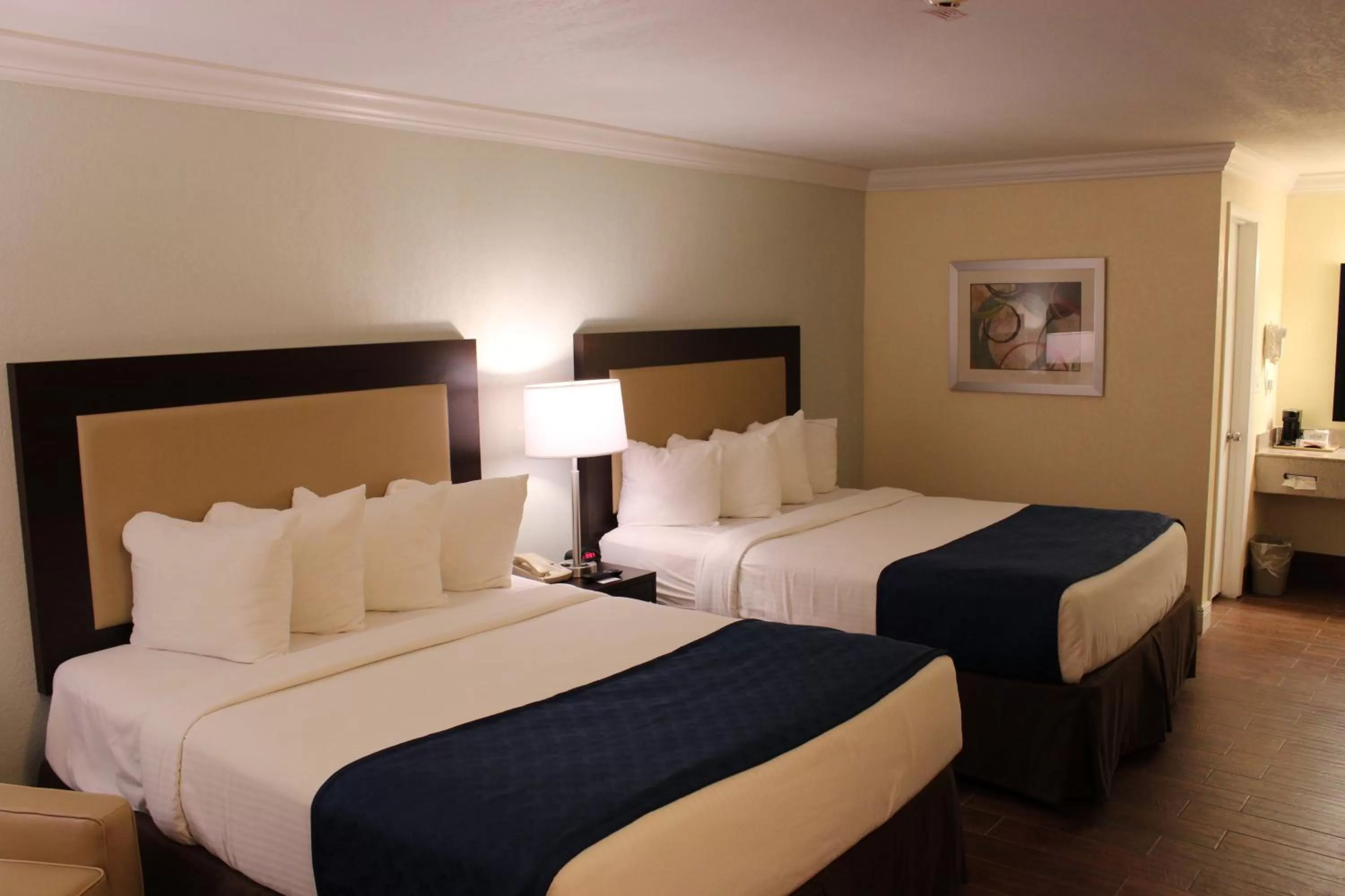 Premium Double Room with Two Queen Beds in Fairway Inn Florida City Homestead Everglades