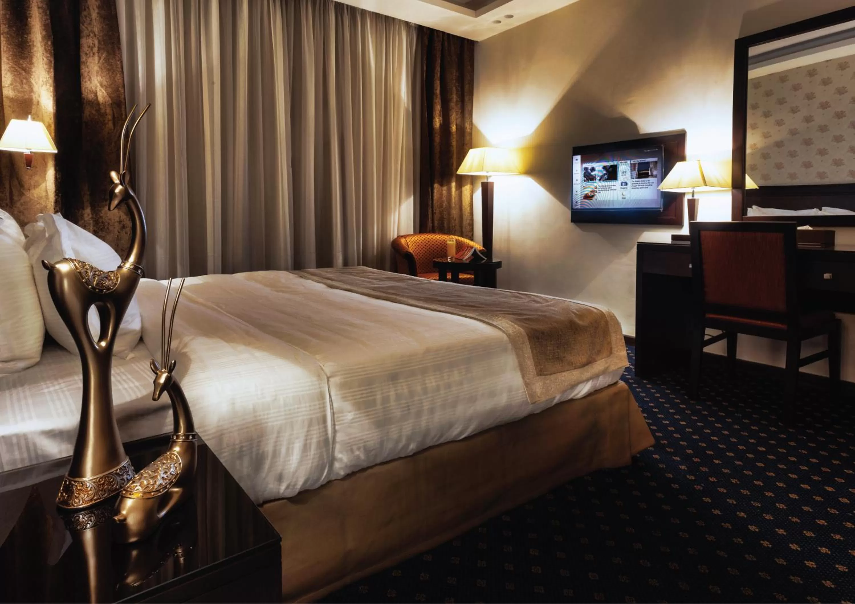 Superior King Room in Seven Roses Hotel