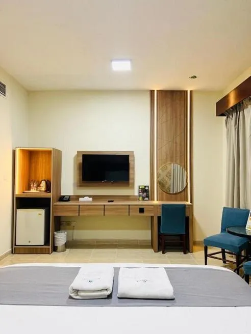 Deluxe Single Room with Sea View in Mermaid Beach Hotel LLC