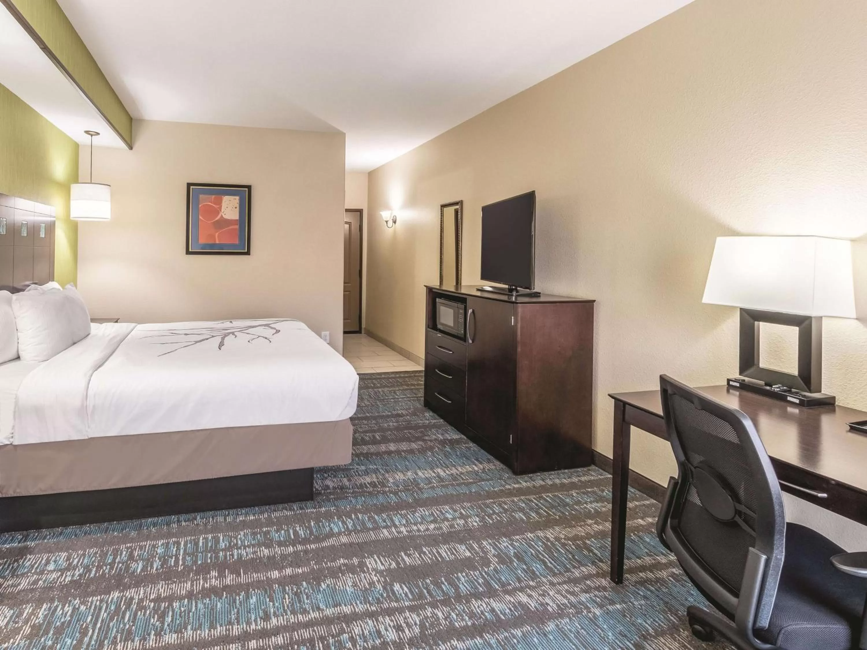 Deluxe King Room in La Quinta by Wyndham Dallas Grand Prairie South