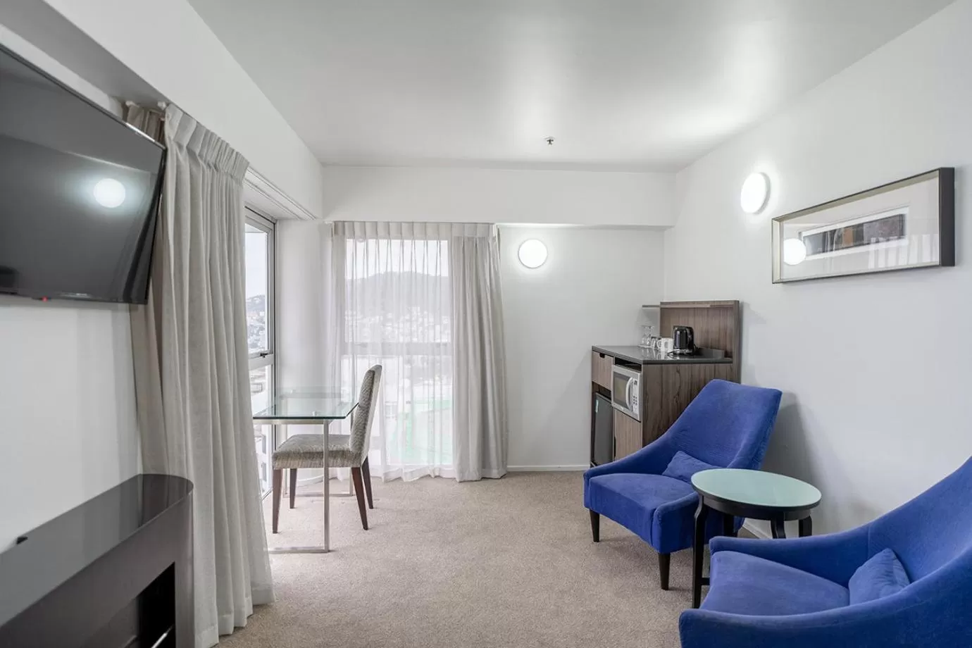 Harbor View Suite with No Kitchen in Mercure Wellington Central City Hotel and Apartments