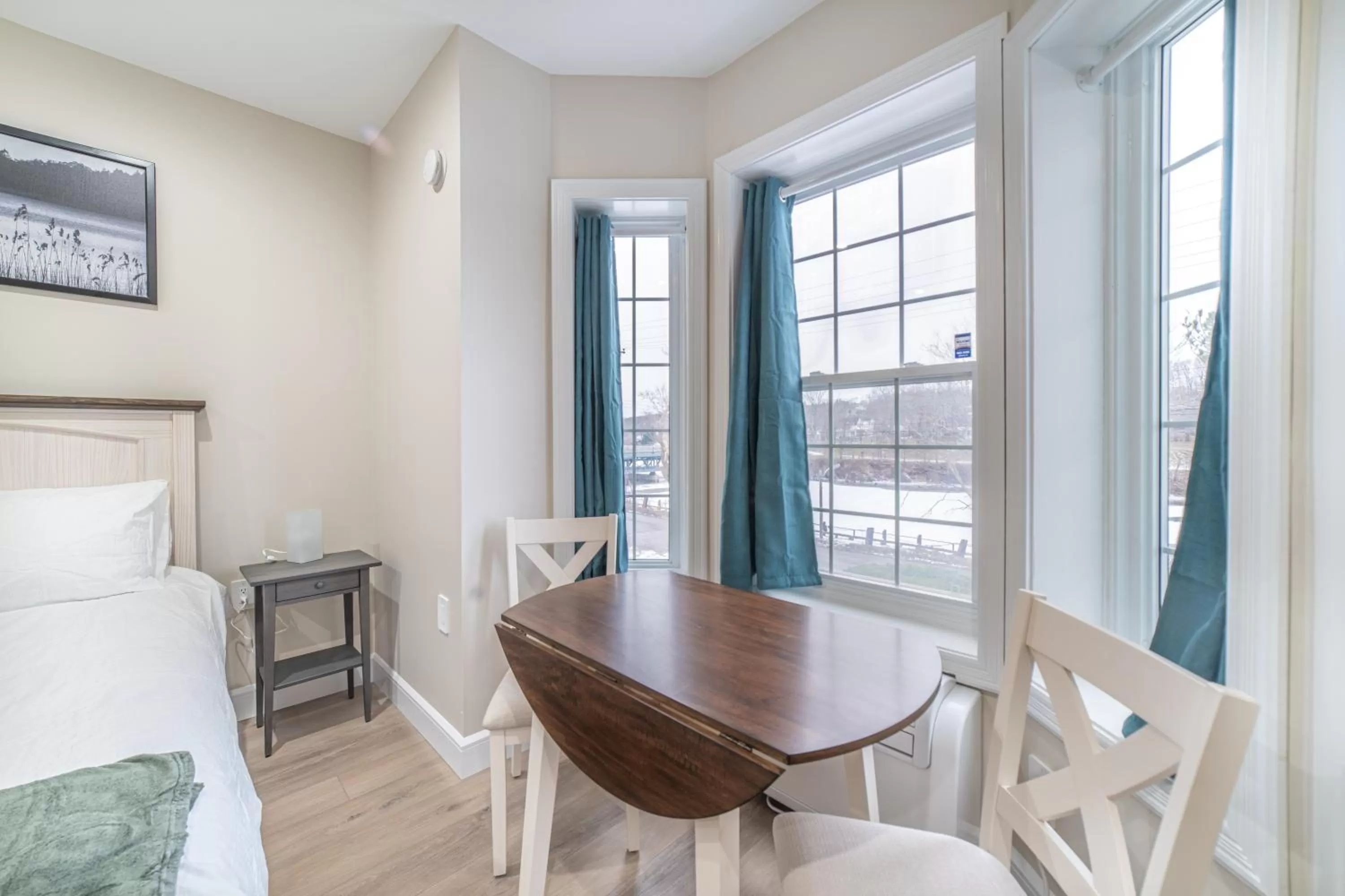 Queen Room in Riverside Inn