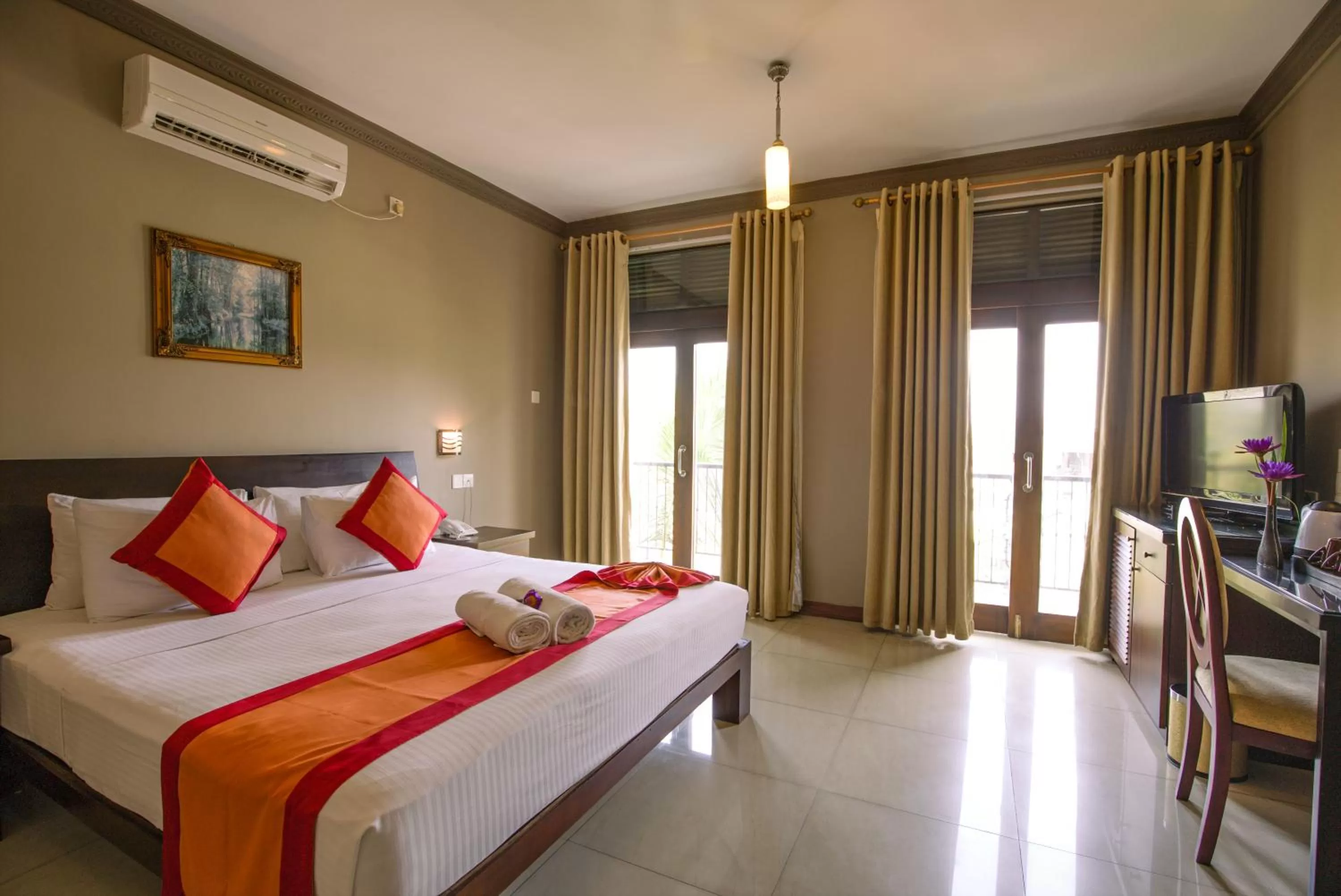 Deluxe Double Room with Balcony - single occupancy in Kings Ridge Kandy