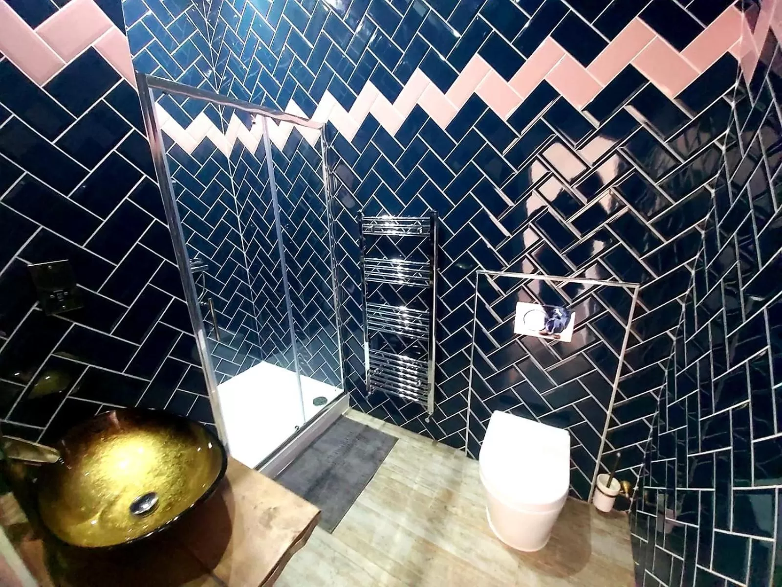 Deluxe Suite in Angel Townhouse