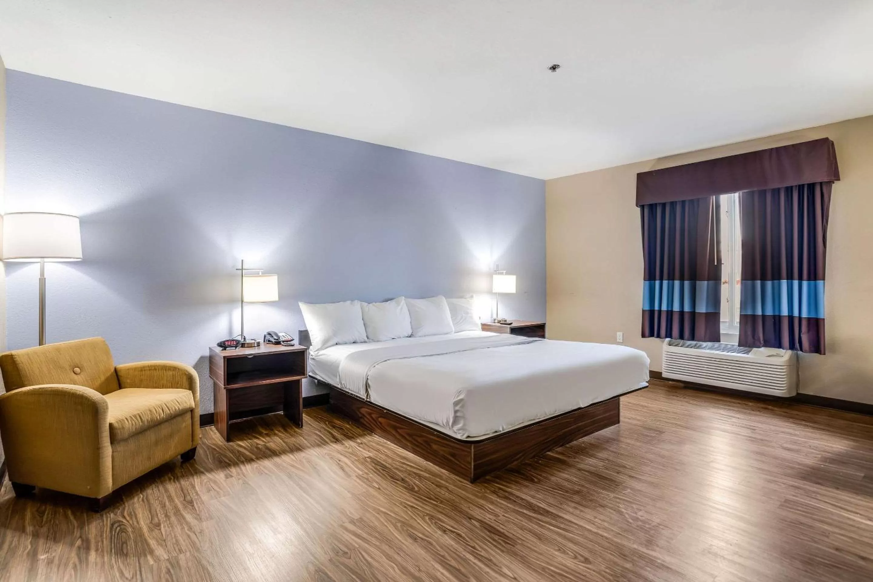 Standard King Room - Non Smoking in Quality Inn Calvert City - Paducah East