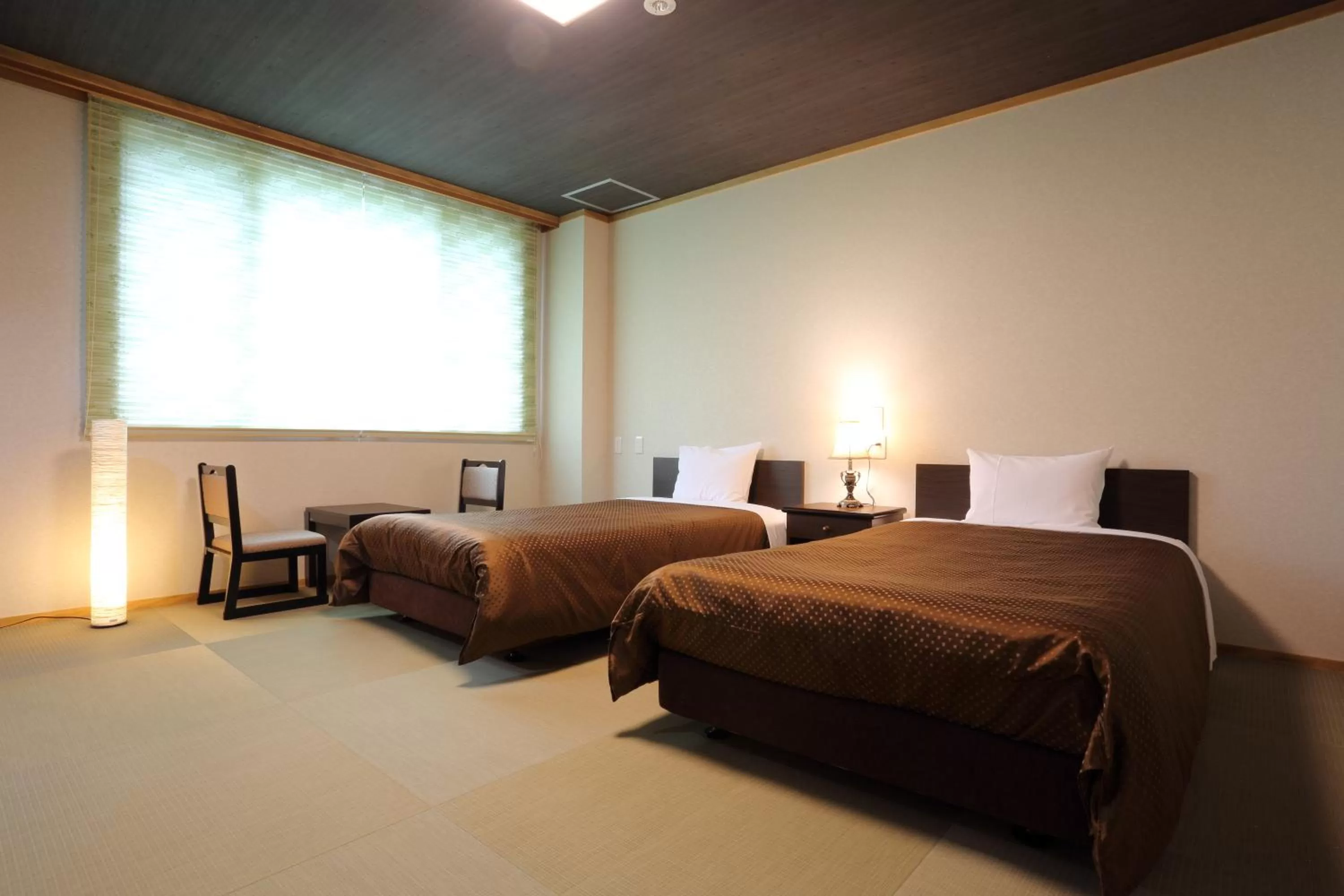 Renovated Twin Room in Hotel Oak Forest