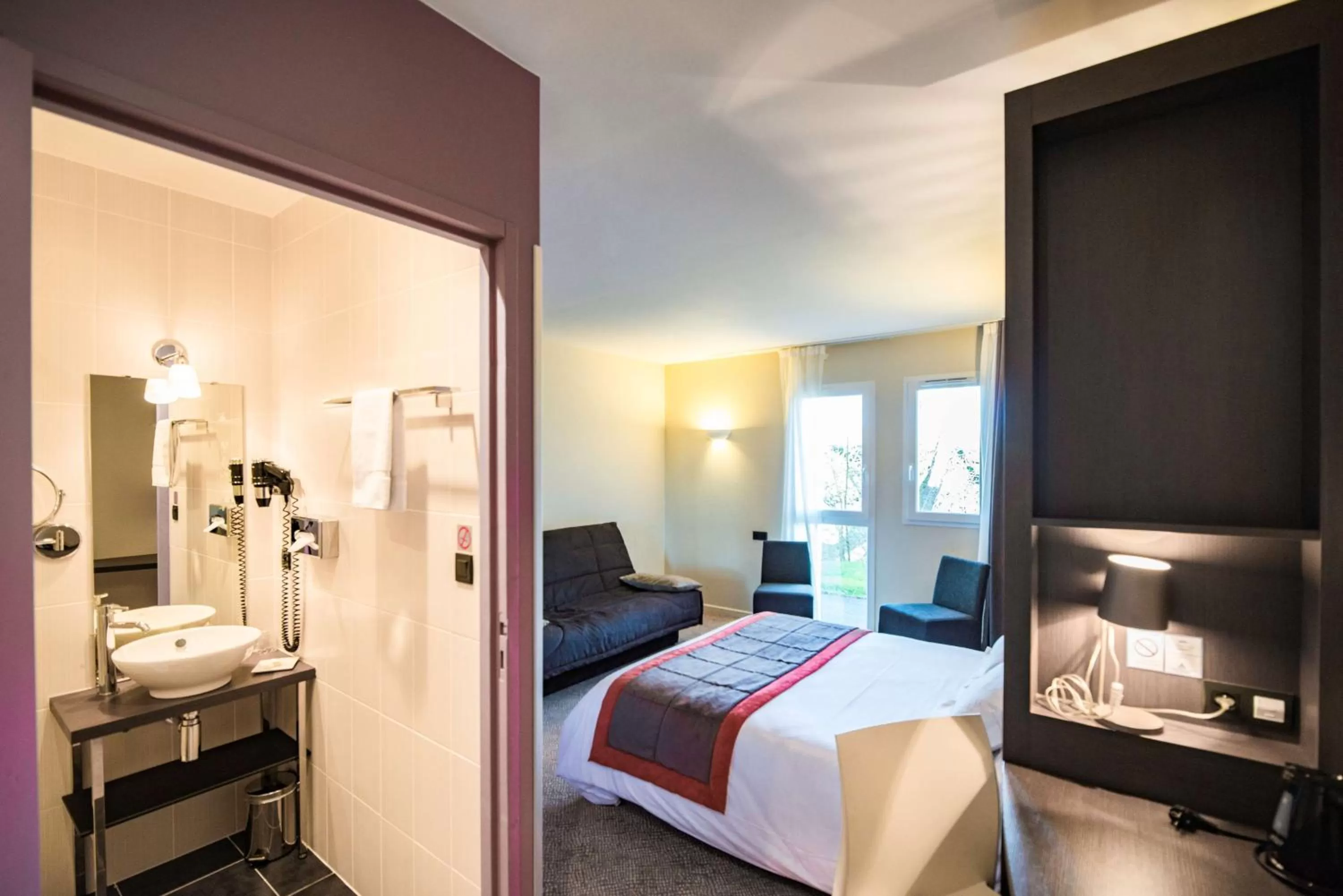 Family Queen Room with Sofa Bed - Non-Smoking in Best Western Hotel Nuit De Retz Nantes Sud