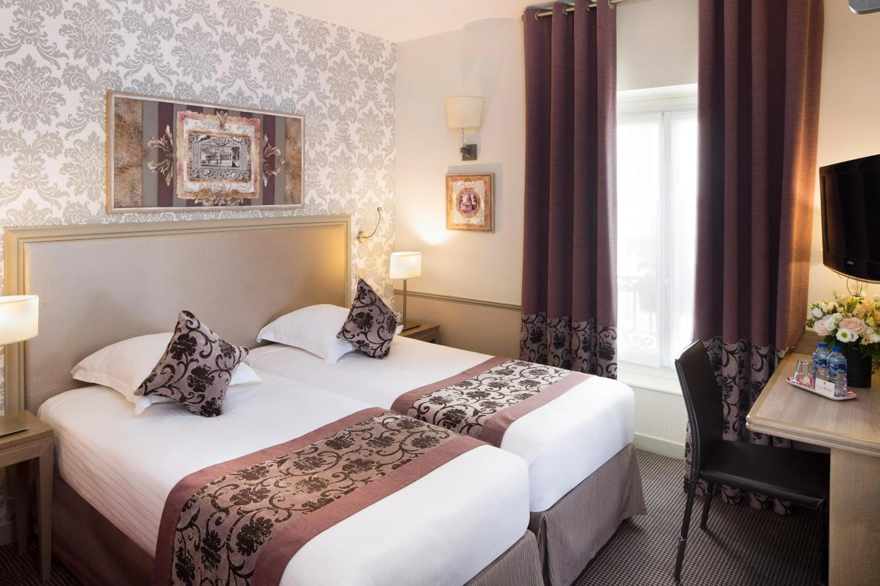 Superior Twin Room in Hotel Monceau Wagram