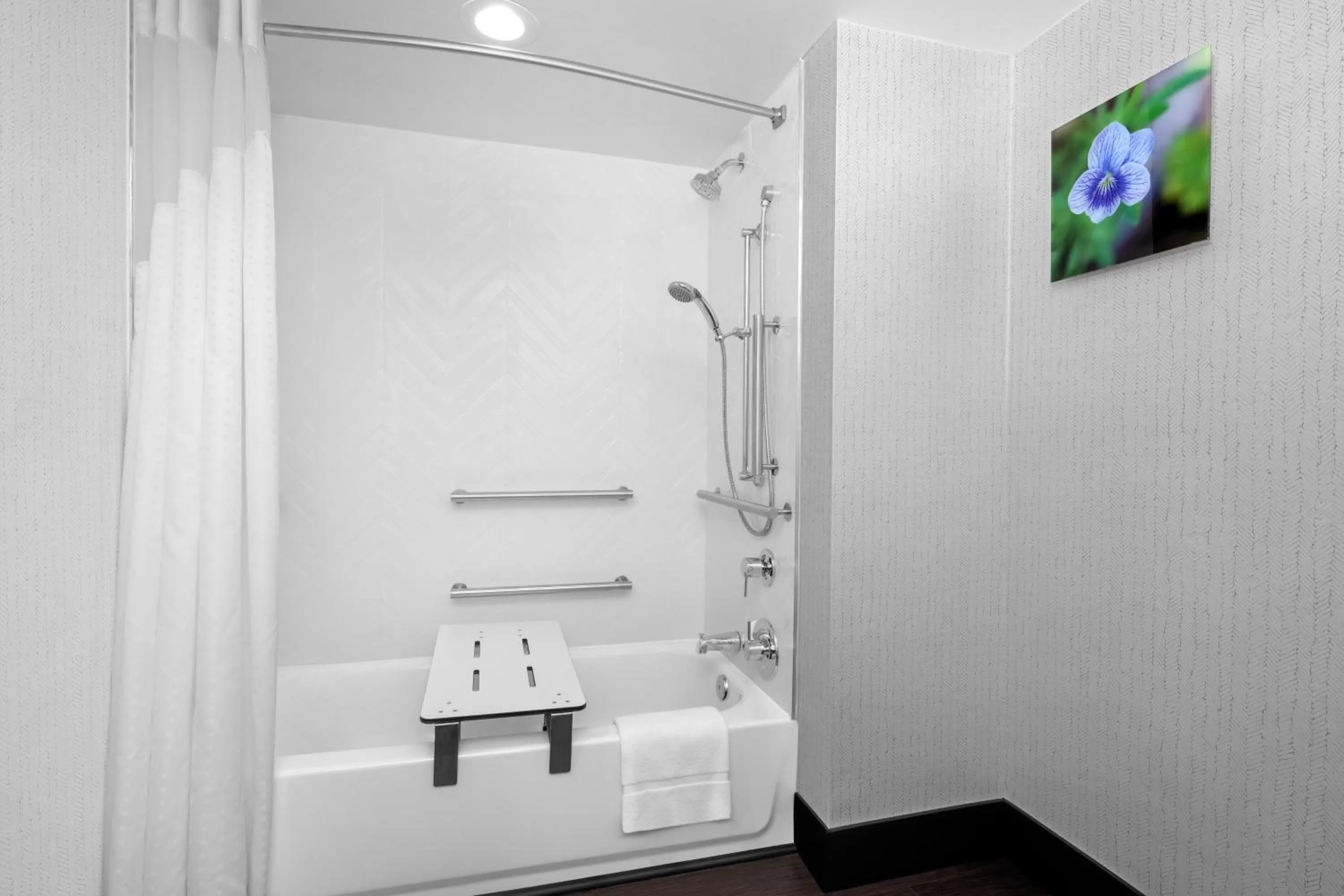 King Suite with Mobility Accessible Tub in Holiday Inn Hasbrouck Heights-Meadowlands by IHG
