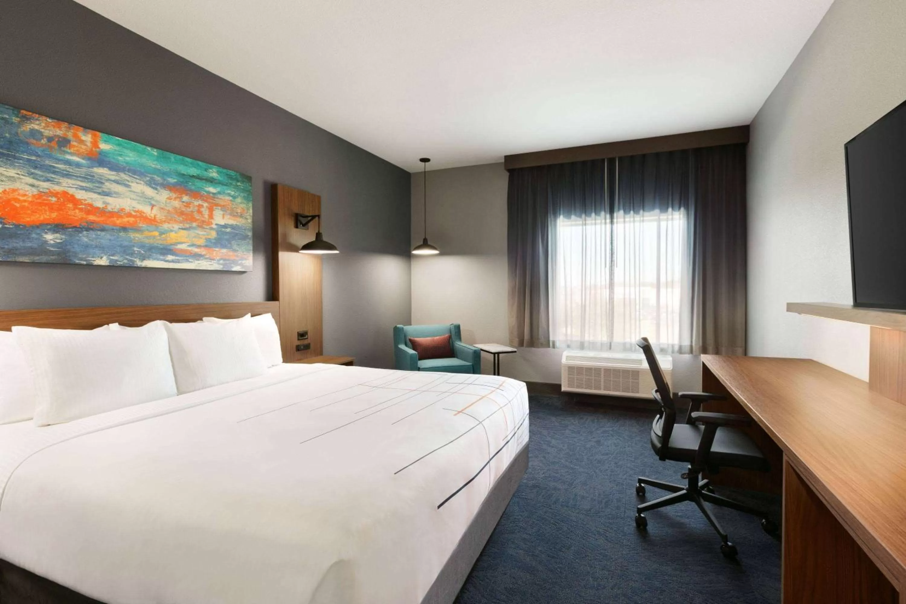 King Room - Non-Smoking in La Quinta Inn & Suites by Wyndham College Station North