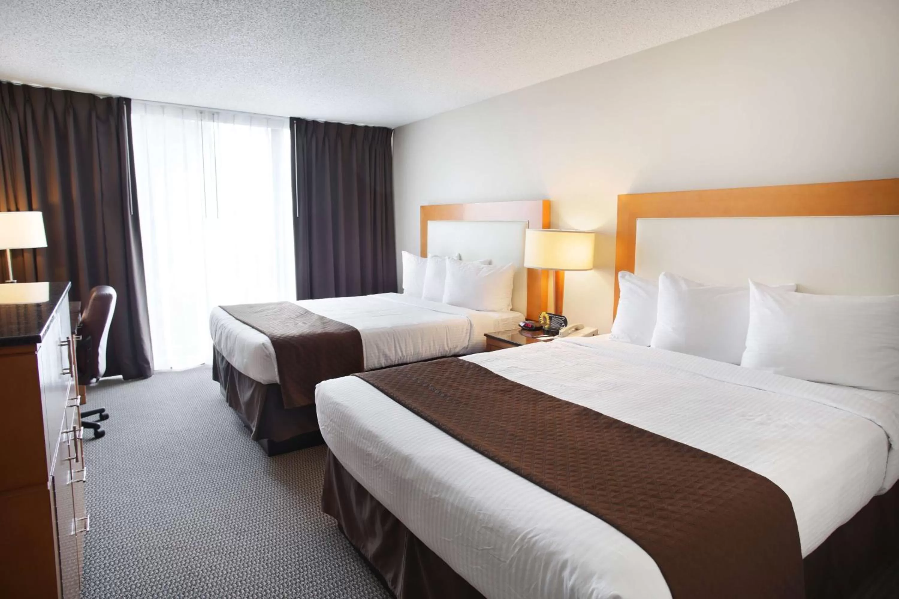 Queen Room with Two Queen Beds in Red Lion Inn & Suites Olympia, Governor Hotel