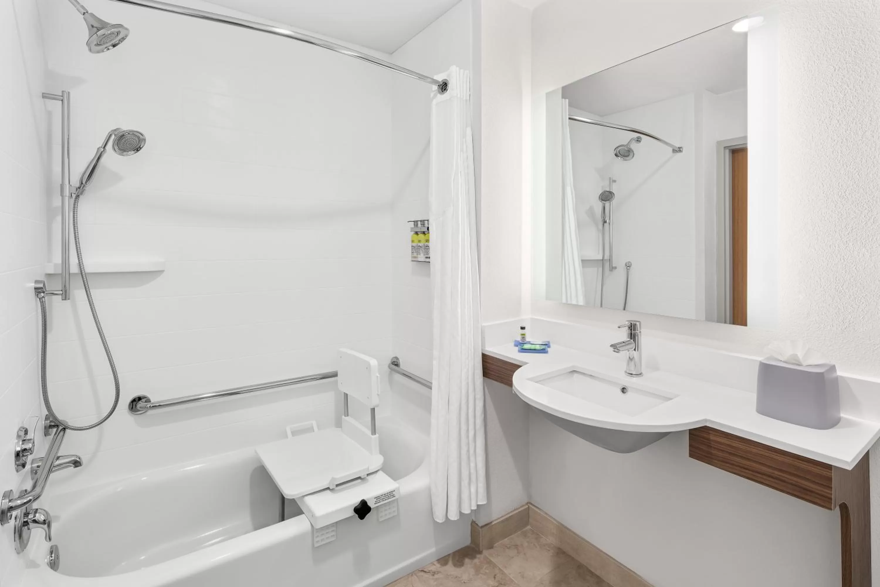Deluxe Suite - Disability Access in Holiday Inn Express Hotel & Suites Palm Bay by IHG