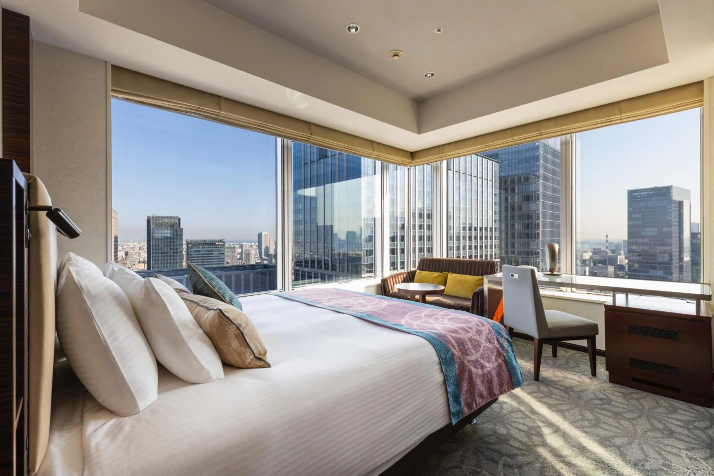 Corner King Room with City View - Non-Smoking in Hotel Metropolitan Tokyo Marunouchi
