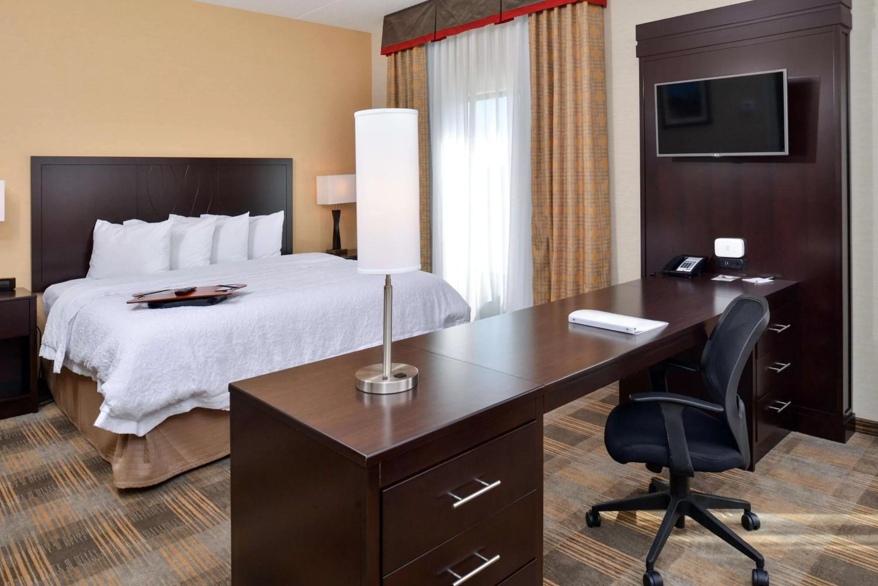 King Room with Sofa Bed - Non-Smoking in Hampton Inn & Suites California University-Pittsburgh