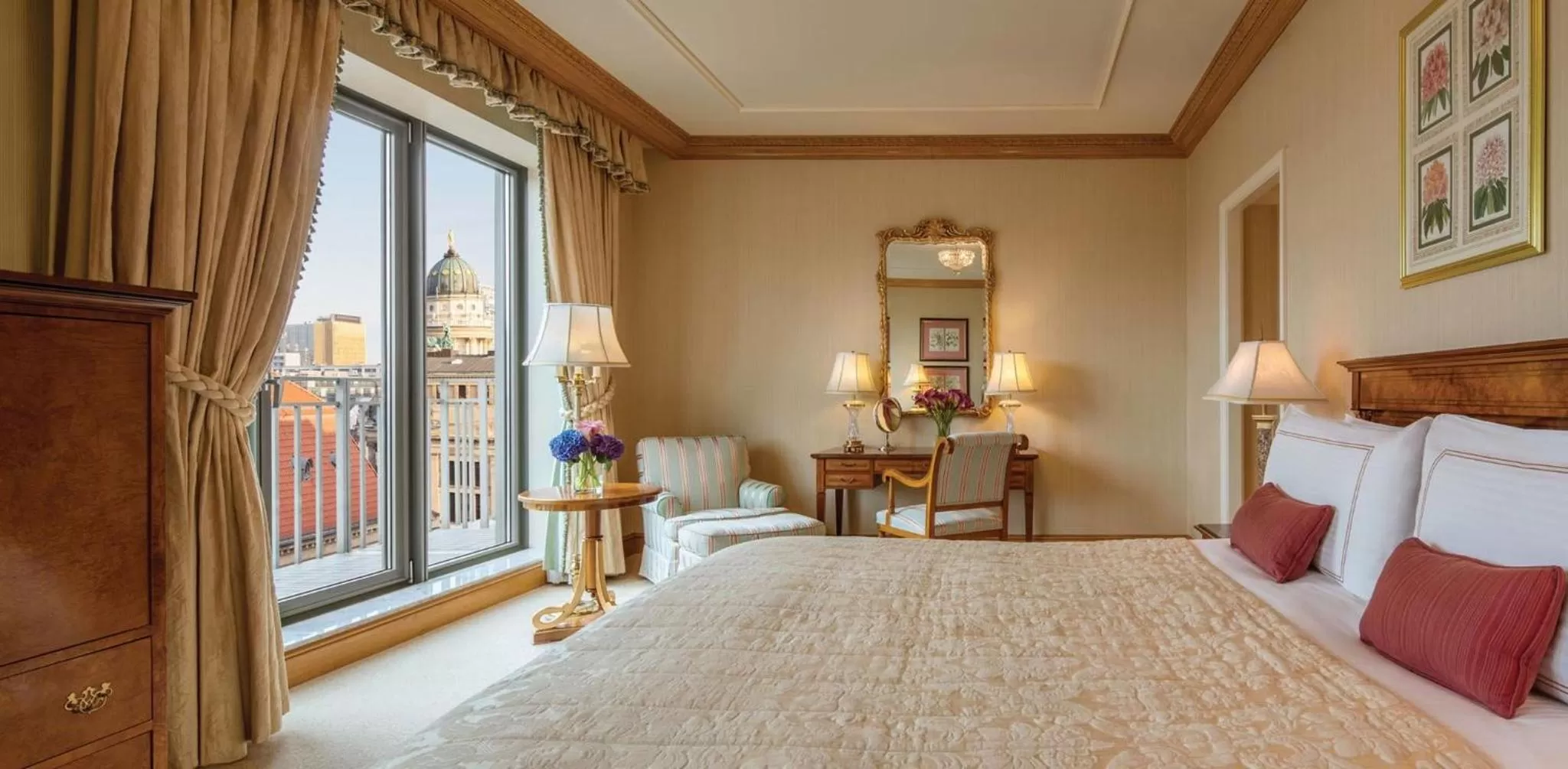 Lindensuite in Regent Berlin by IHG