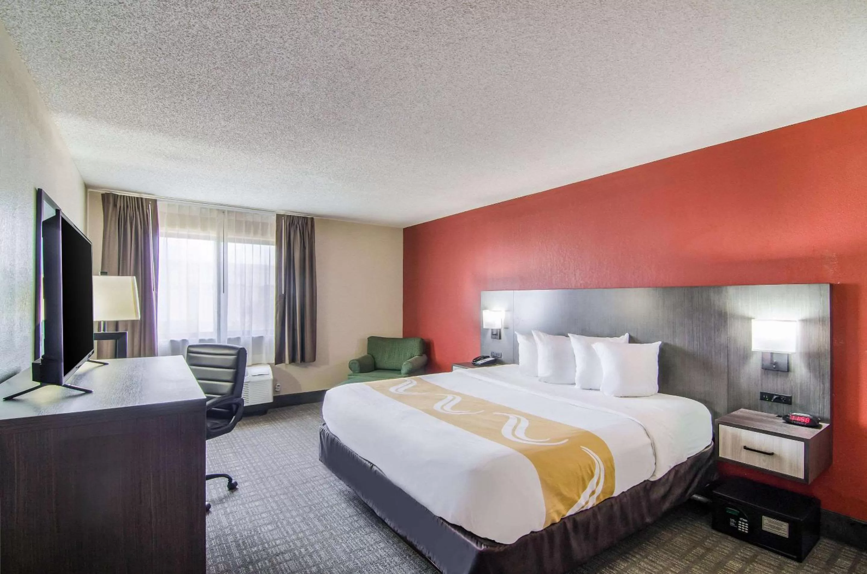 King Room - Smoking  in Quality Inn Saraland