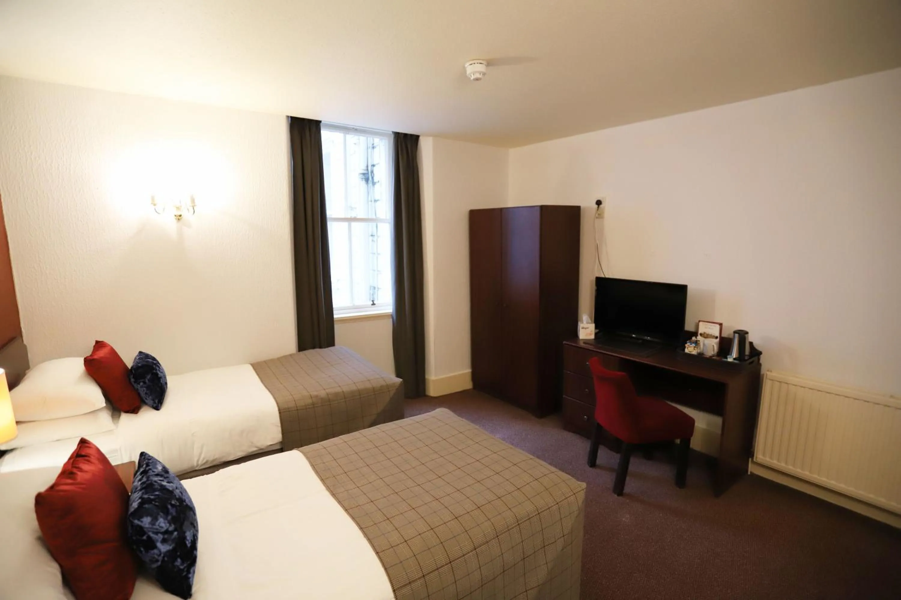Twin Room in Ben Wyvis Hotel