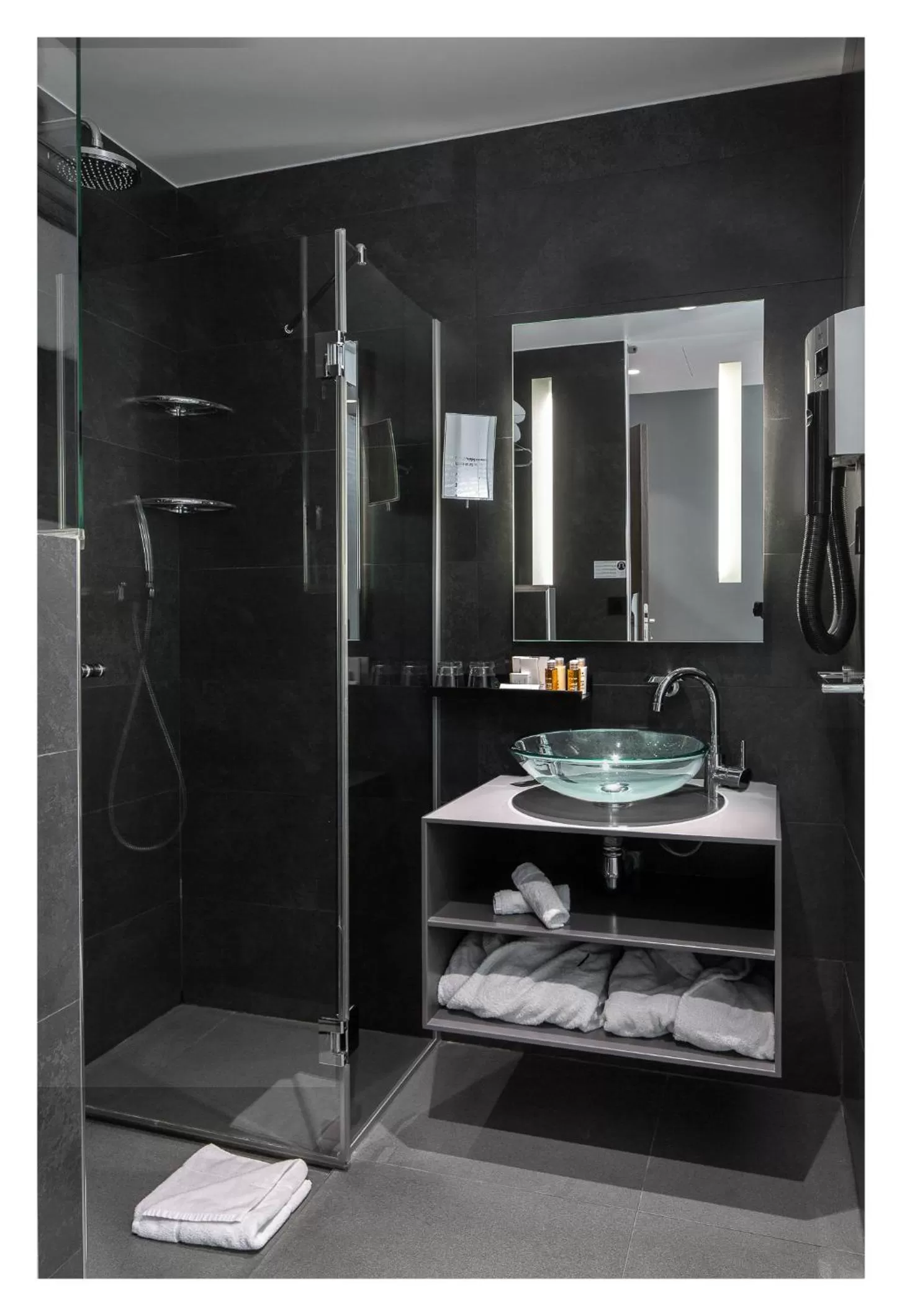 Family Room in Lyric Hotel Paris Opera