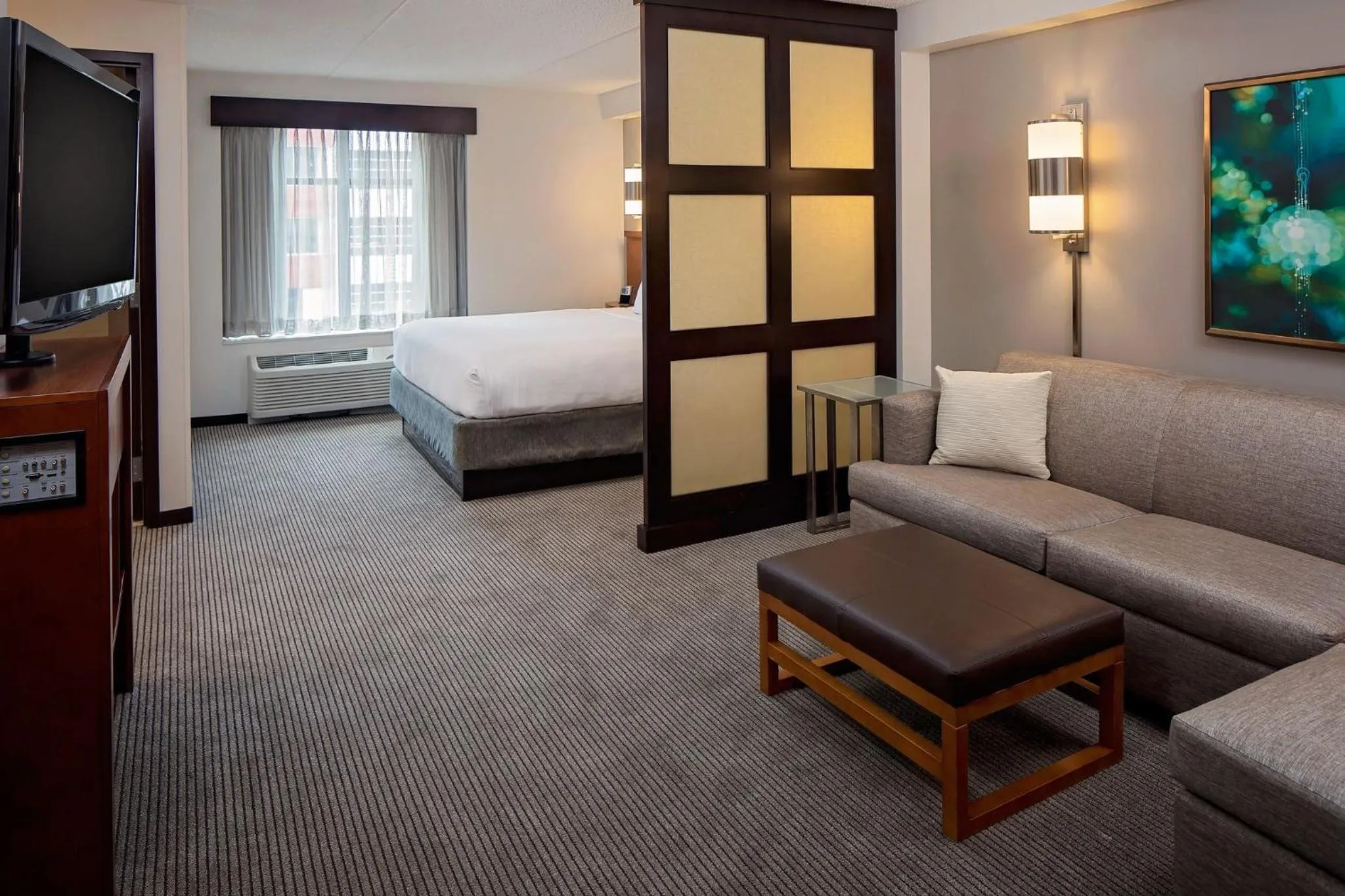 King Room with Sofa Bed in Hyatt Place Pittsburgh North Shore
