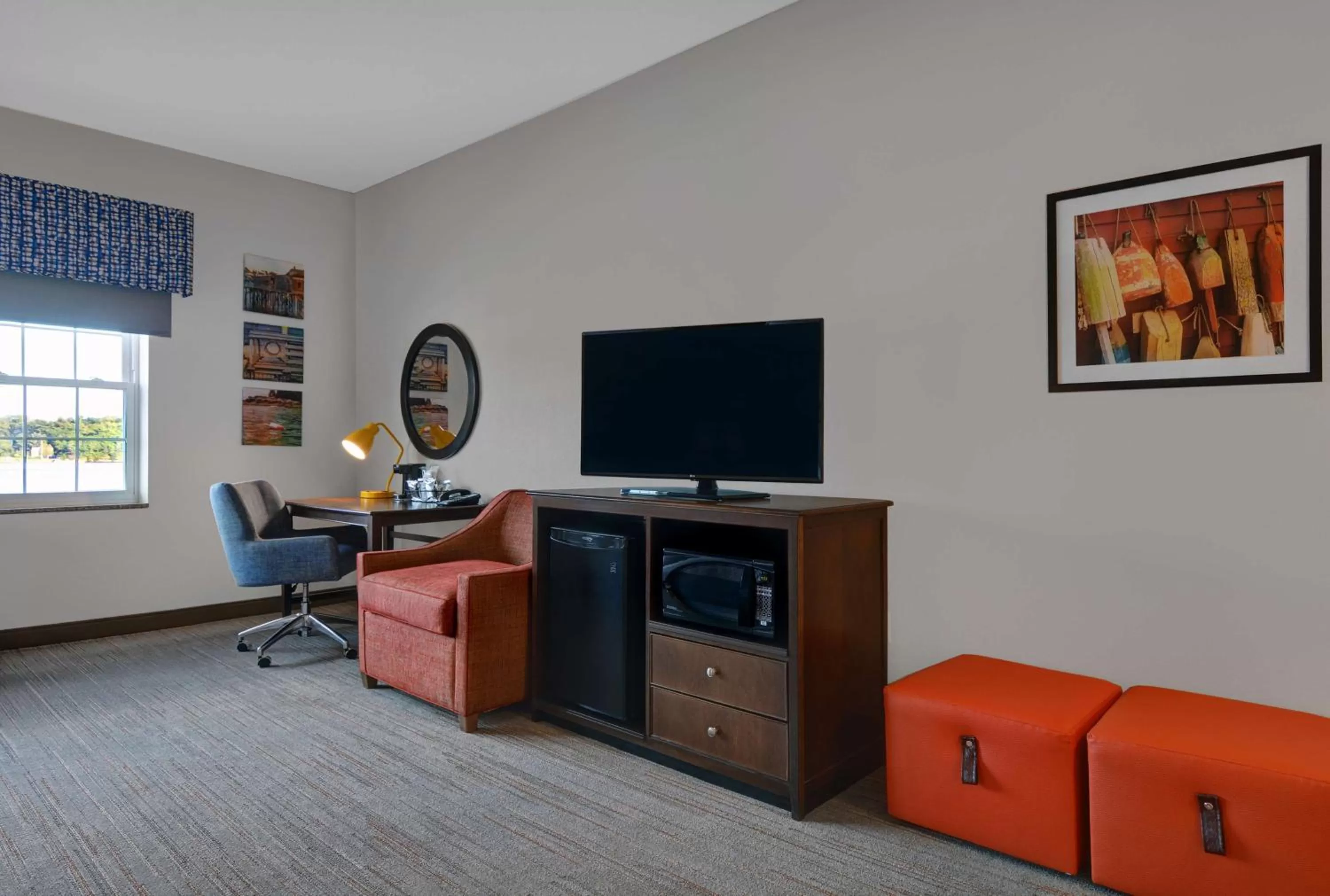 Queen Room with River View in Hampton Inn Bath - Brunswick Area , ME