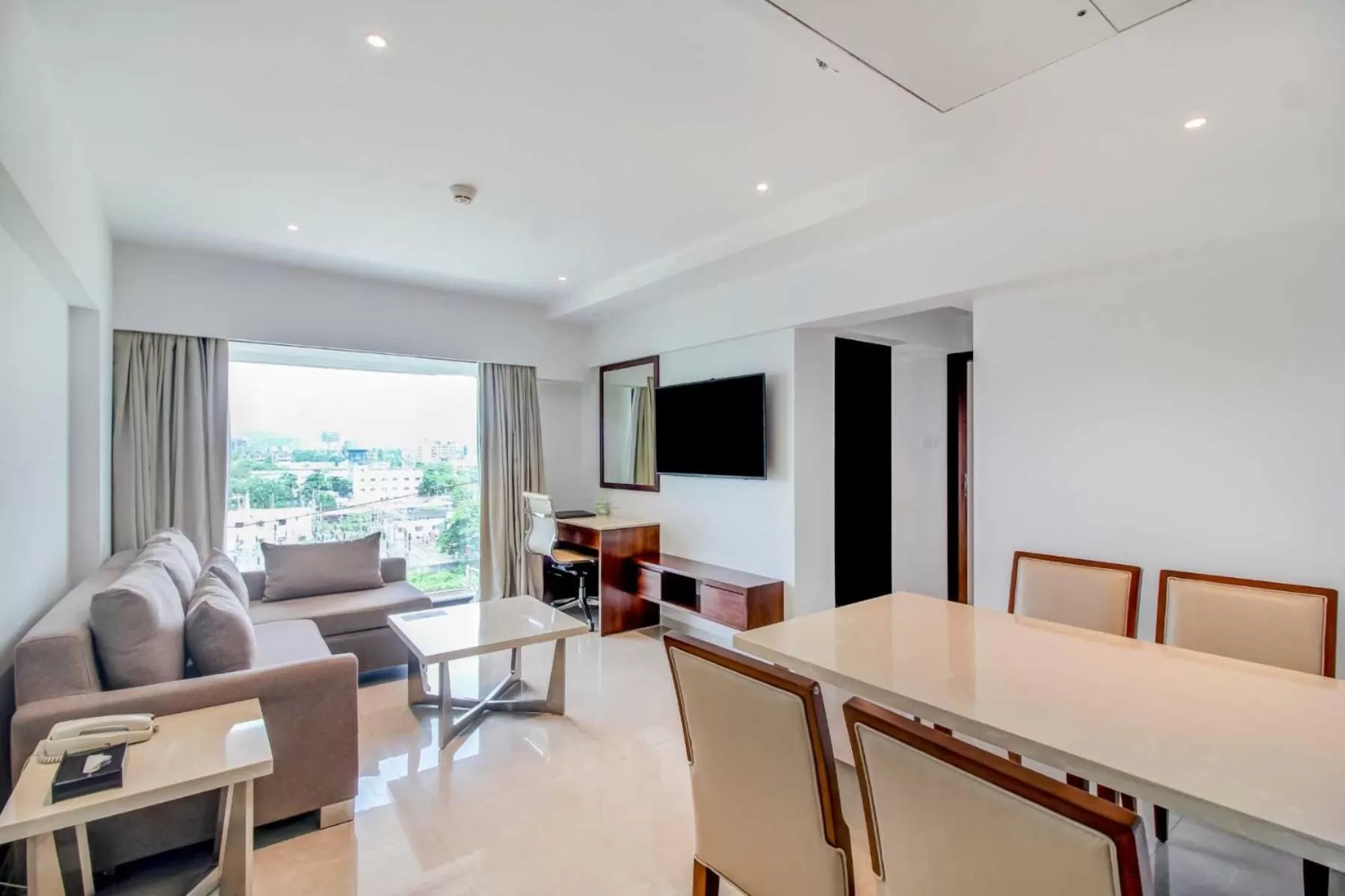 One Bedroom Residence with Jacuzzi, Wine Bottle, 15% off on Food and Soft Beverages, and Late check-out until 2 PM in Ramee Techome