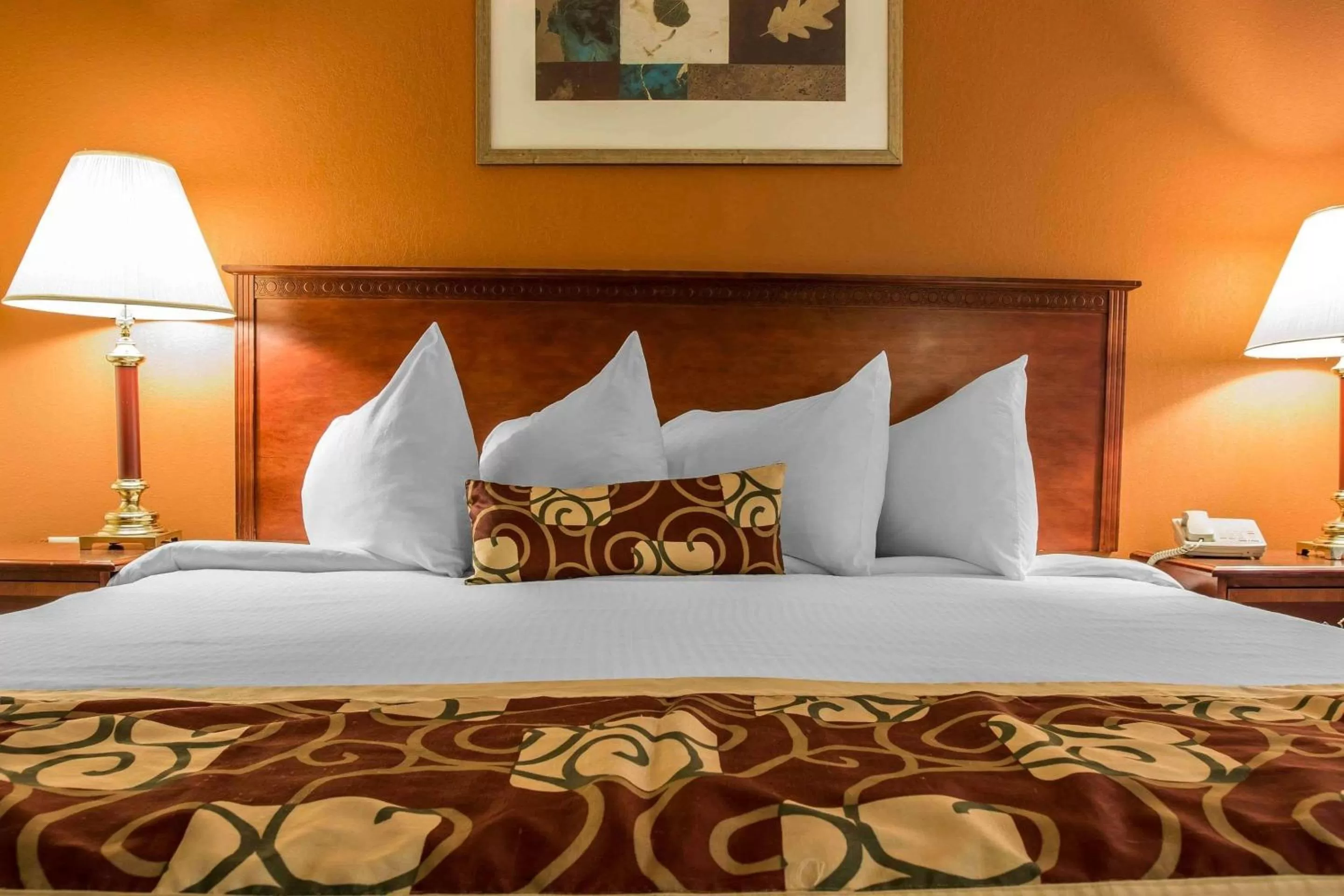 King Room - Non-Smoking in Rodeway Inn Muskegon Airport