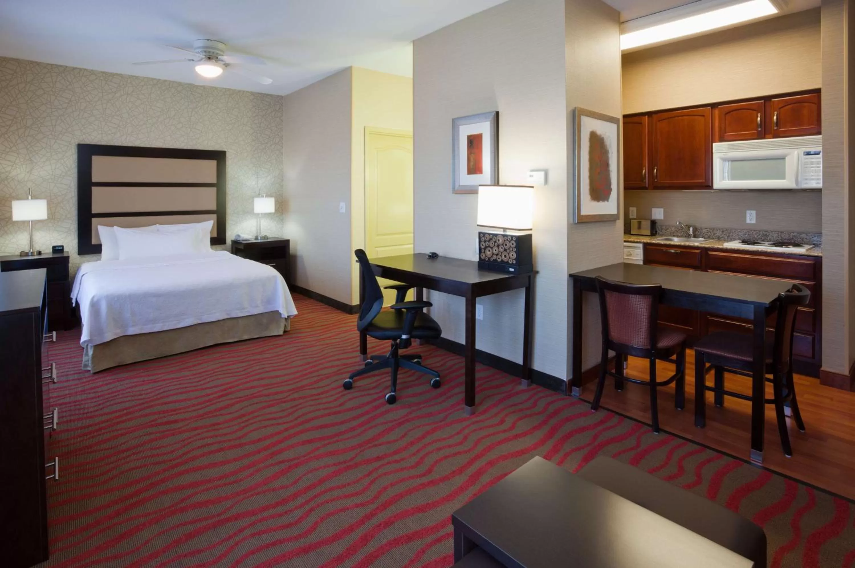 Queen Studio Premium -Non - Smoking in Homewood Suites by Hilton Sioux Falls