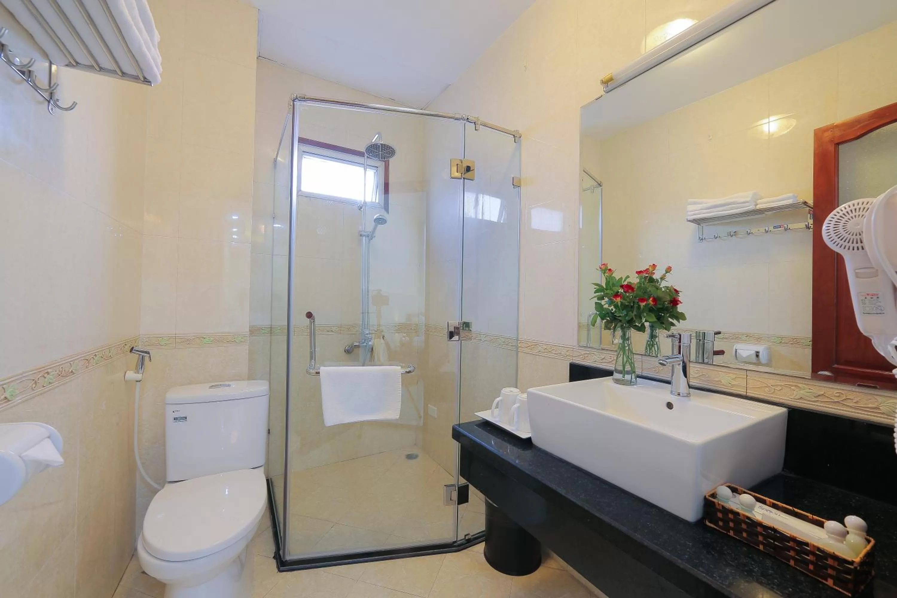 Deluxe Family Suite in Spoon Hotel