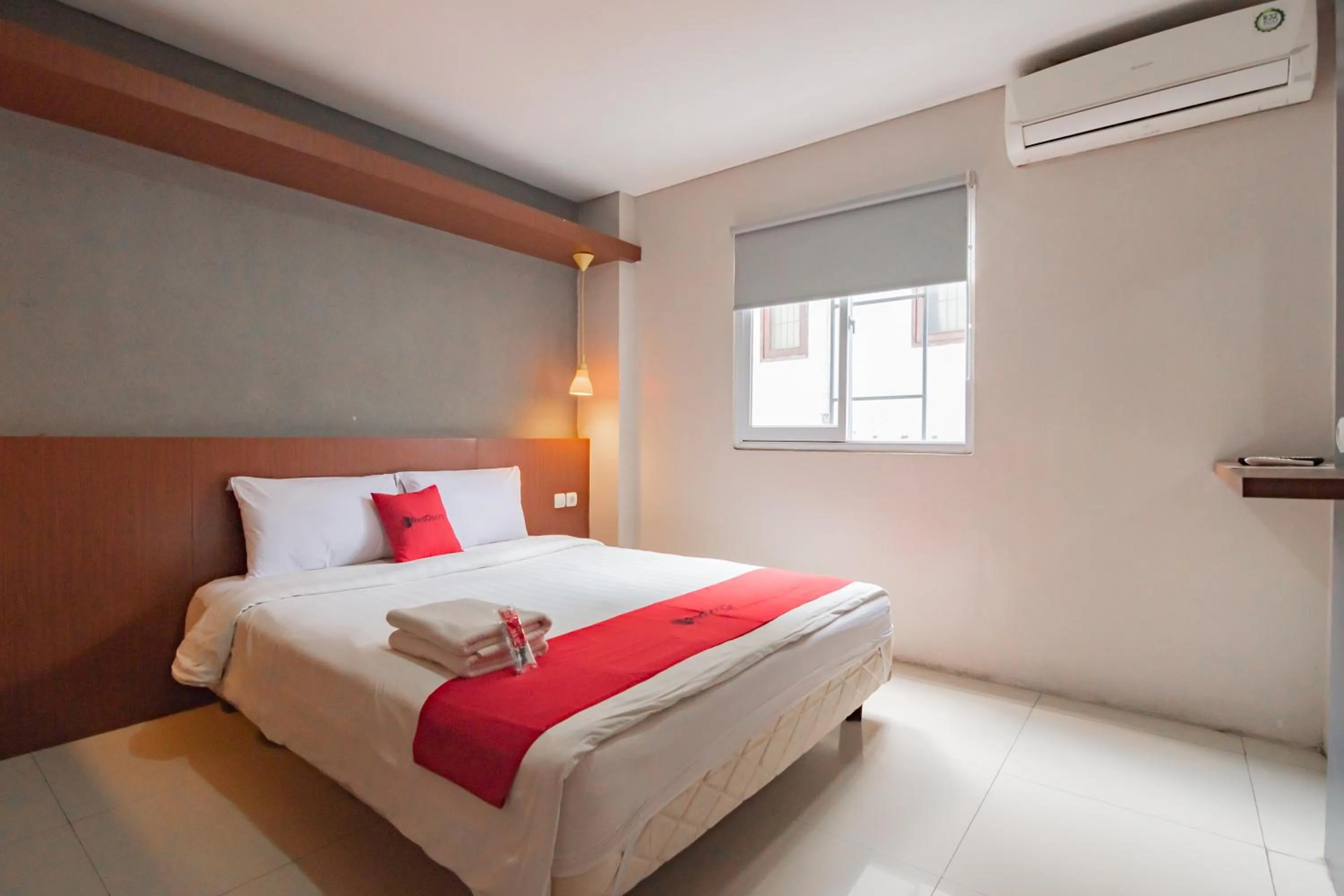 Double Room in RedDoorz Plus @ Dago Pojok 3