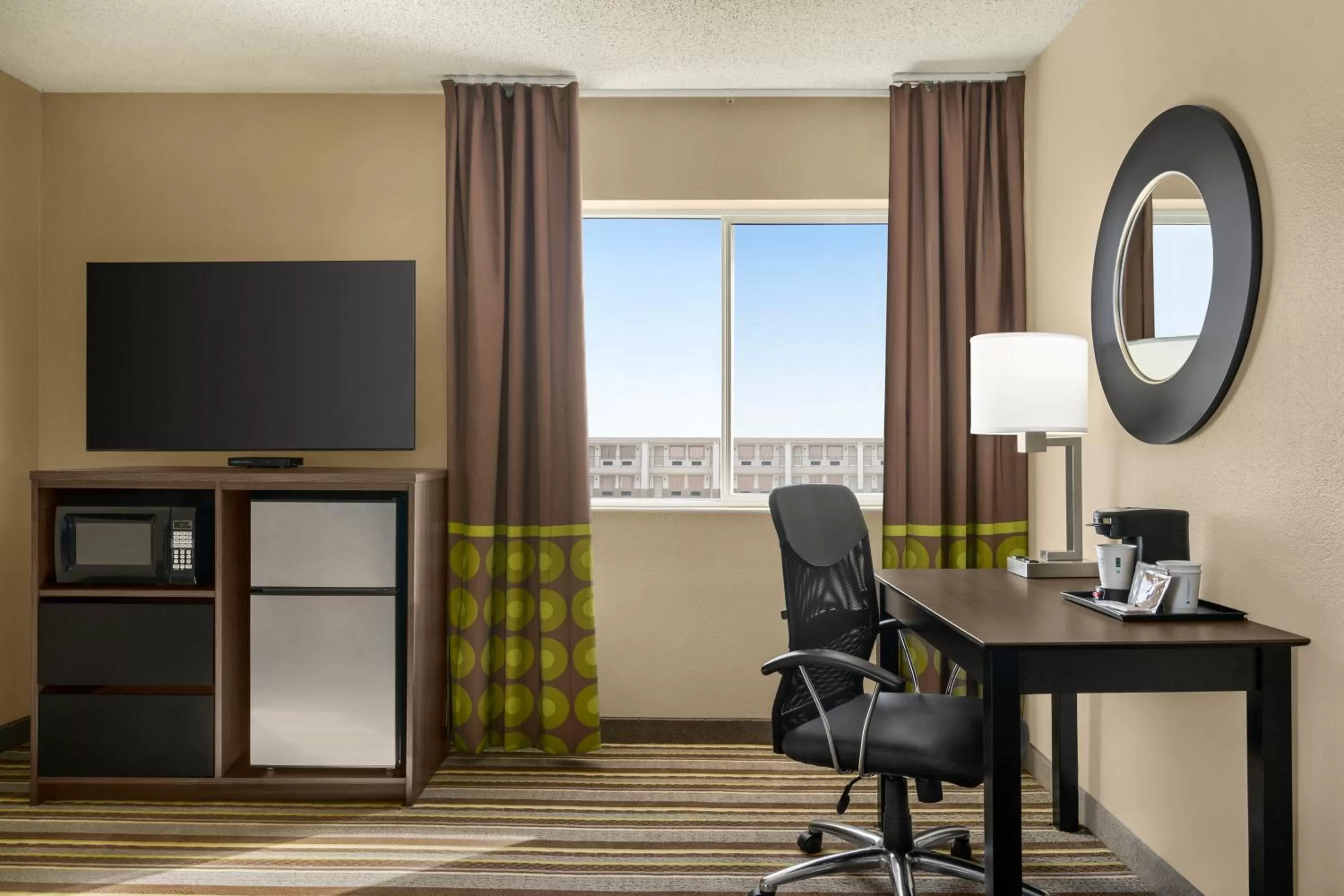 King Suite- Non-Smoking in Super 8 by Wyndham Liberal KS