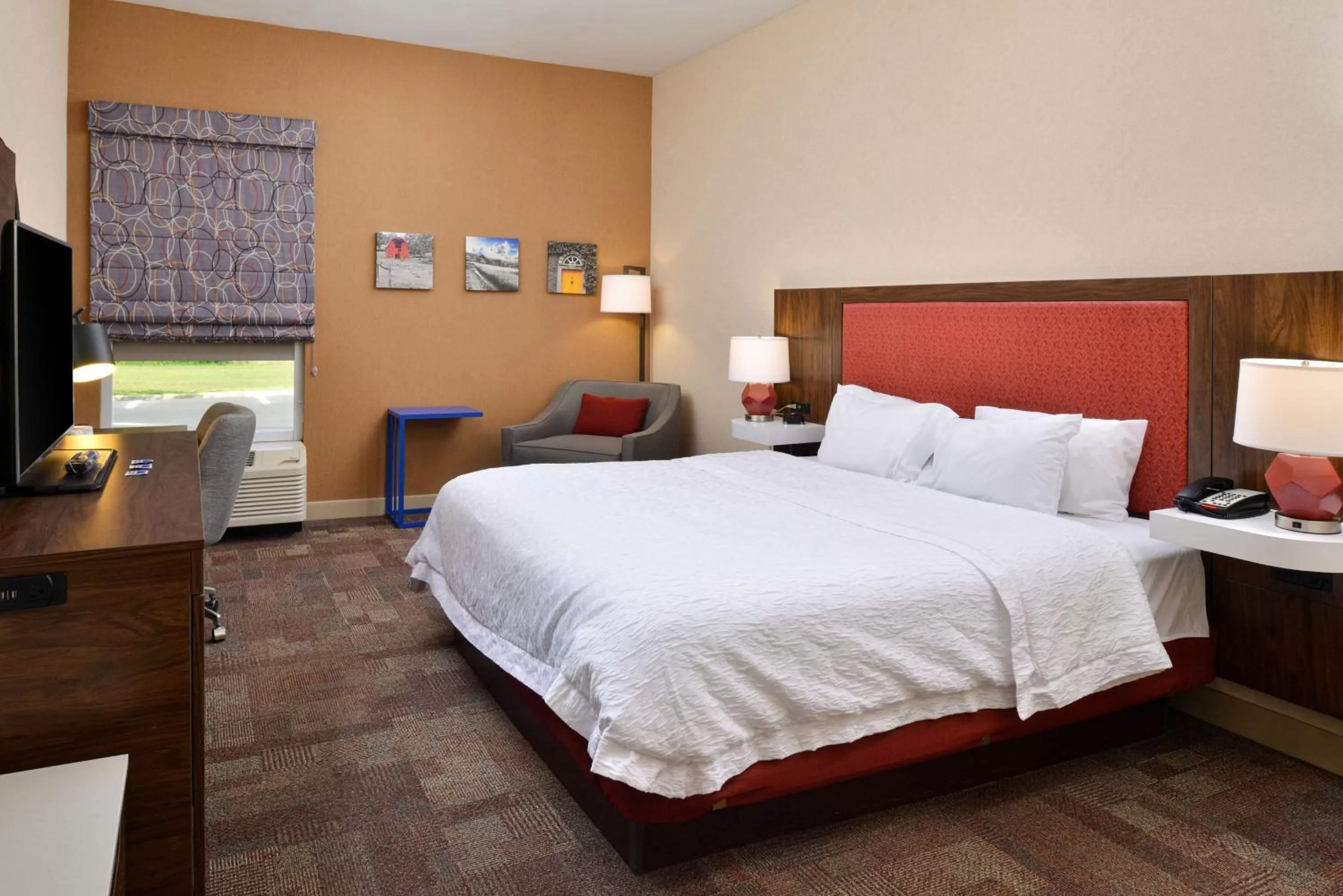 King Room with Sofa Bed - Non-Smoking in Hampton Inn Wytheville