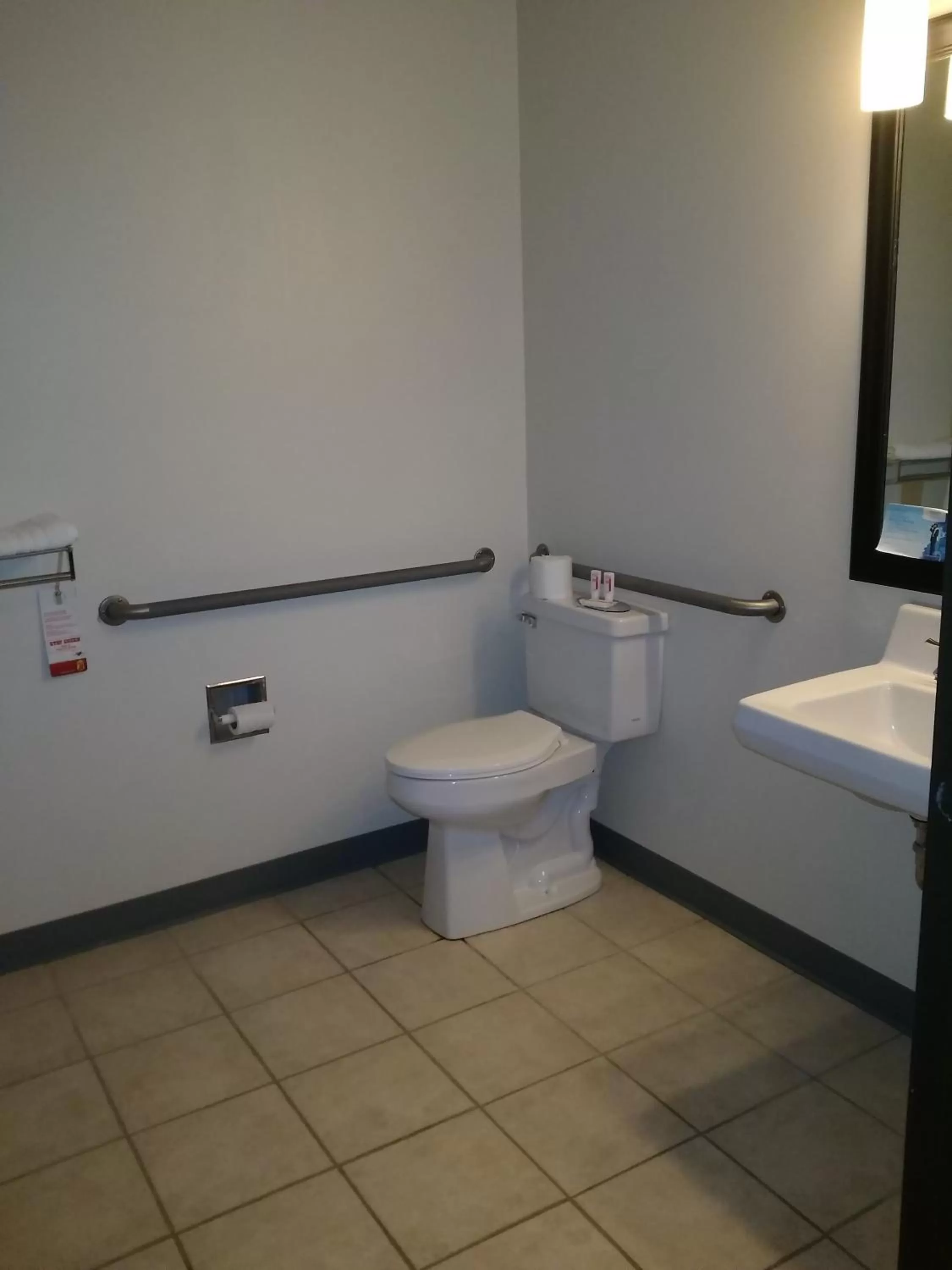 King Room - Mobility Access/Non-Smoking in Super 8 by Wyndham Grove City