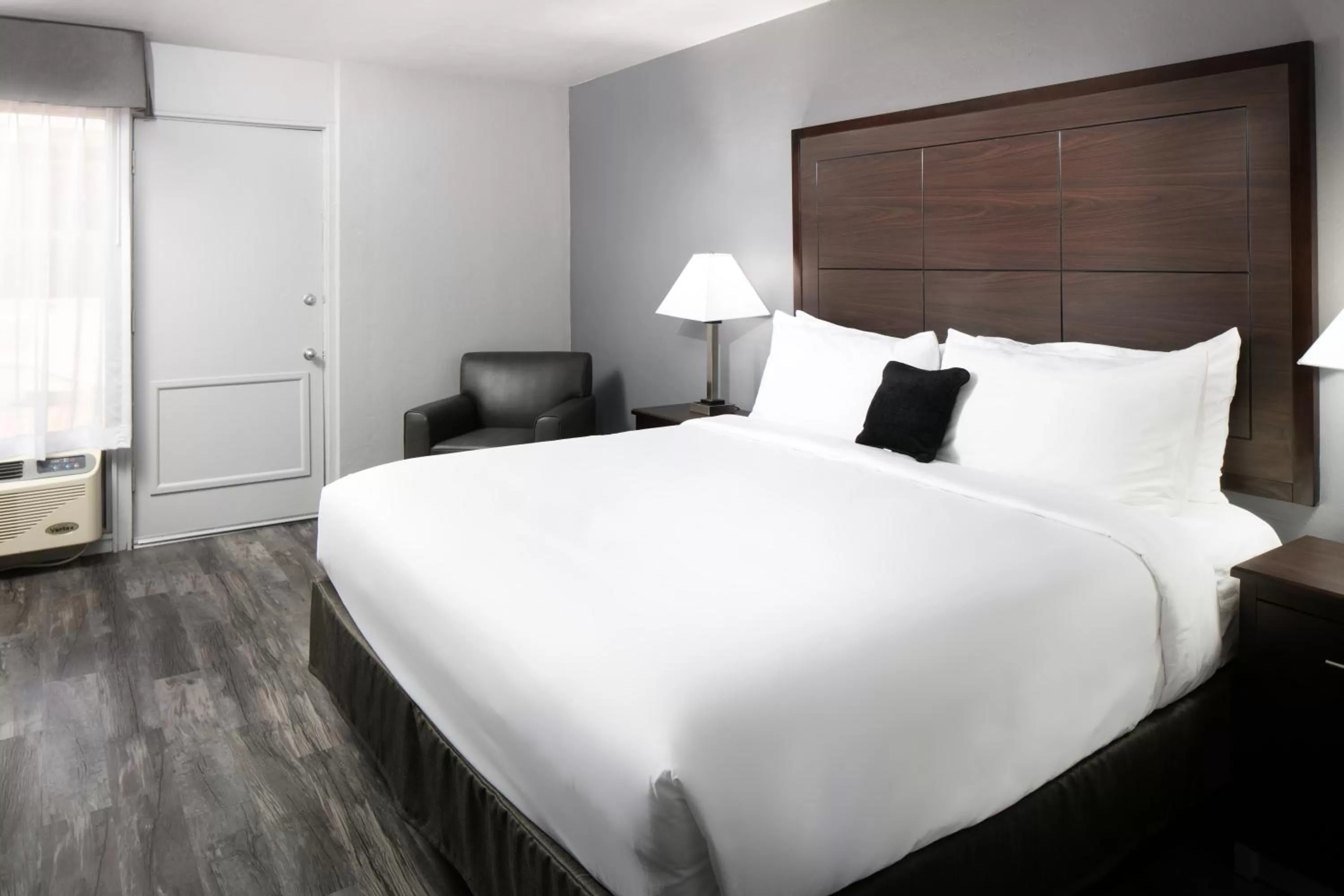 King Room - Disability Access/Non-Smoking in Red Lion Inn & Suites Tucson Downtown