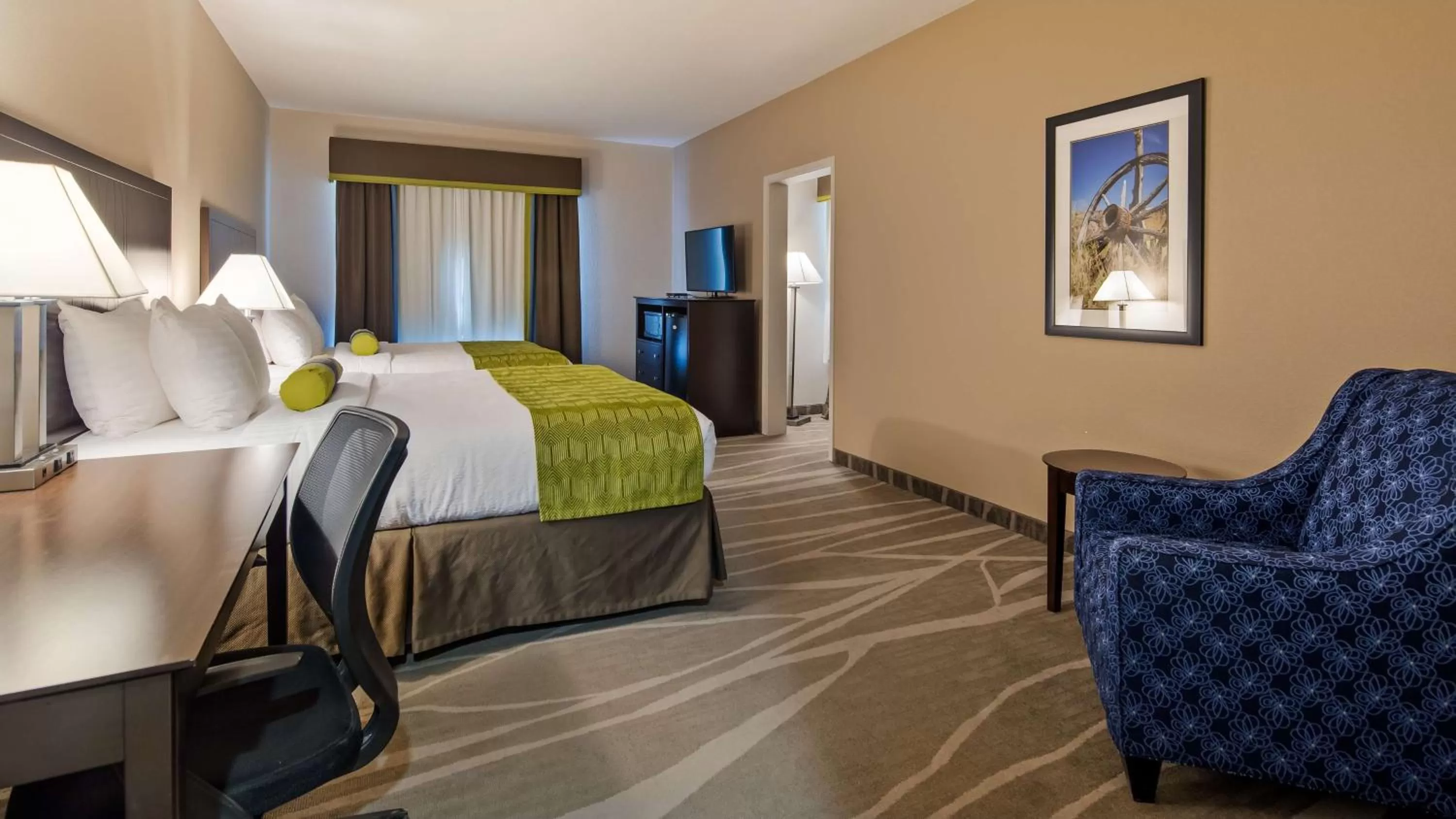 Queen Suite with Two Queen Beds with Kitchenette in Best Western Plus Denver City Hotel & Suites