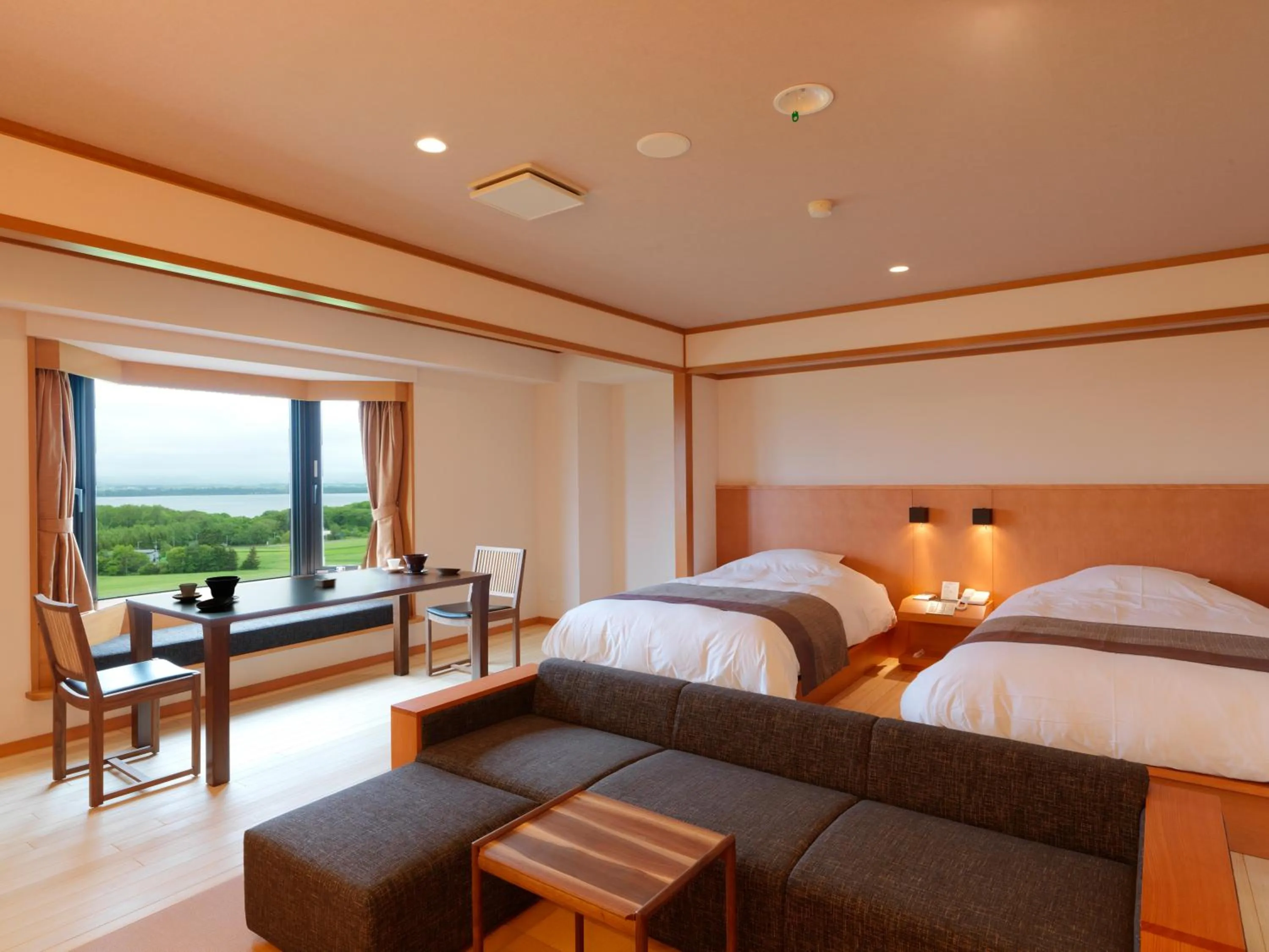 Deluxe Room with Tatami Area - Buffet Breakfast + Buffet Dinner Included - Non-Smoking in HOKUTEN NO OKA Lake Abashiri Tsuruga Resort