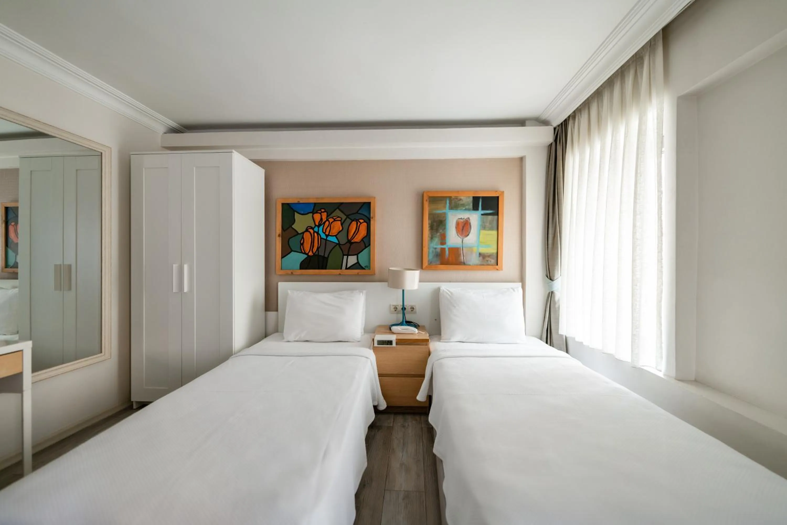 Economy Twin Room in Elanaz Hotel