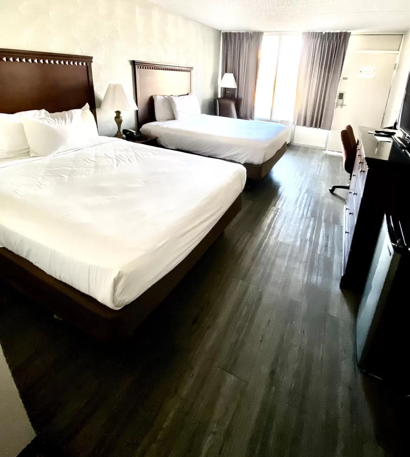 Queen Room with Two Queen Beds - Non-Smoking in Willow Tree Inn Branson