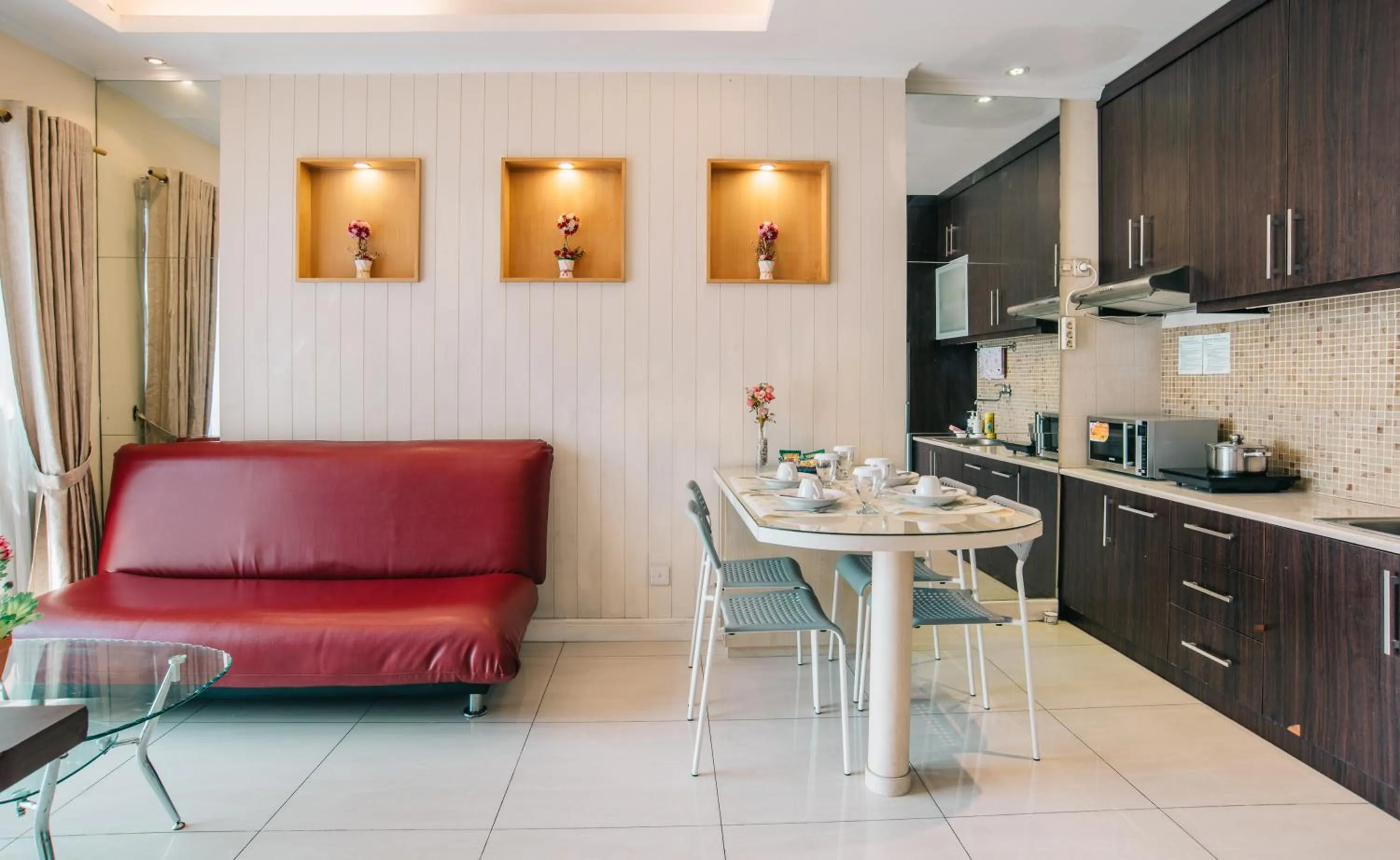 Two-Bedroom Apartment in Ravarine Suite Apartment