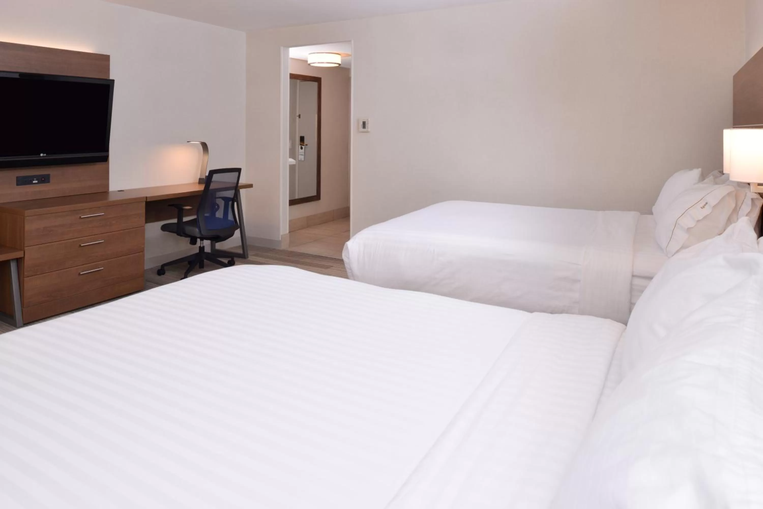Premium Queen Room with Two Queen Beds in Holiday Inn Express Palm Desert by IHG