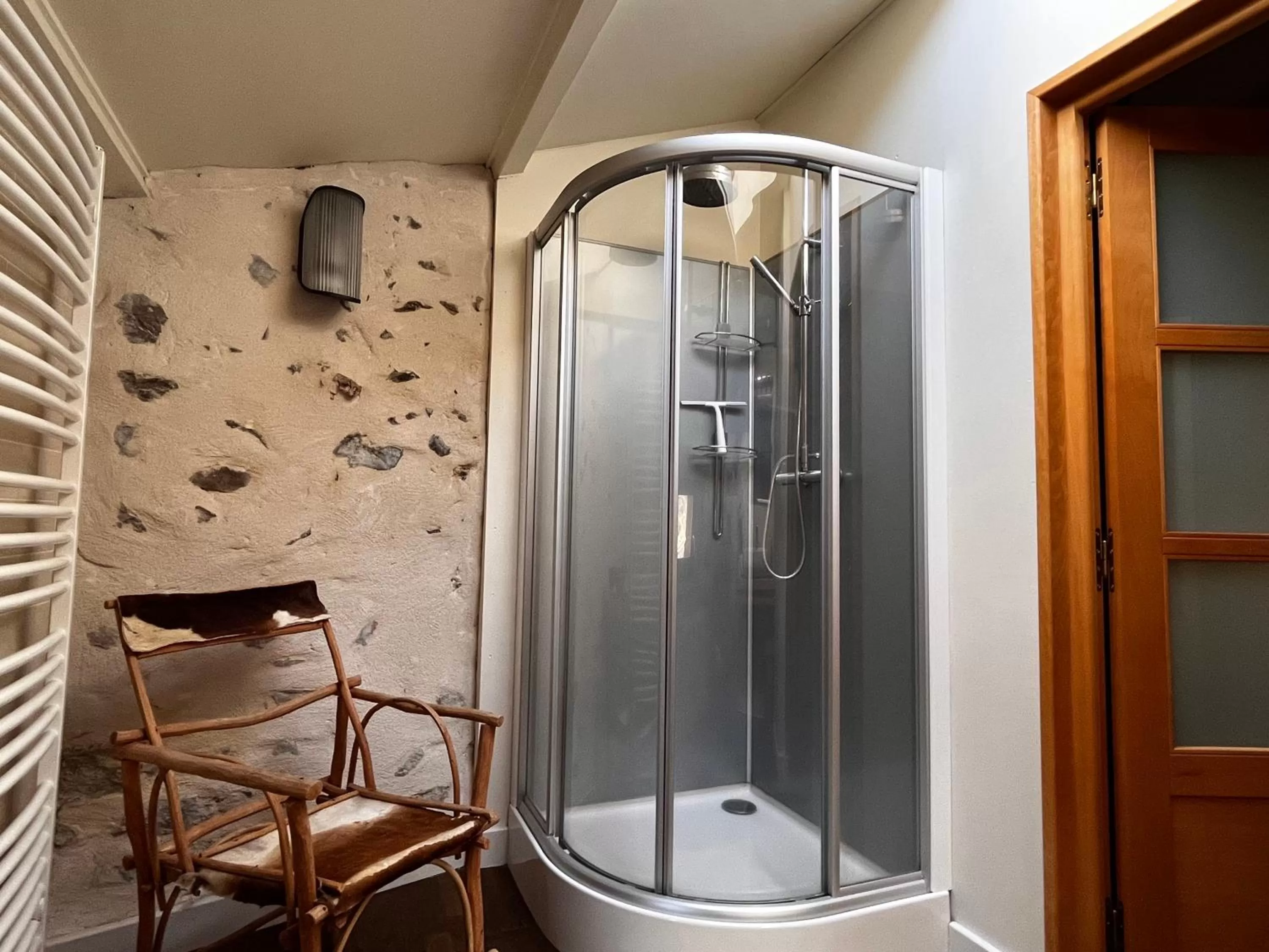 Twin Room with Bathroom in Art et Création