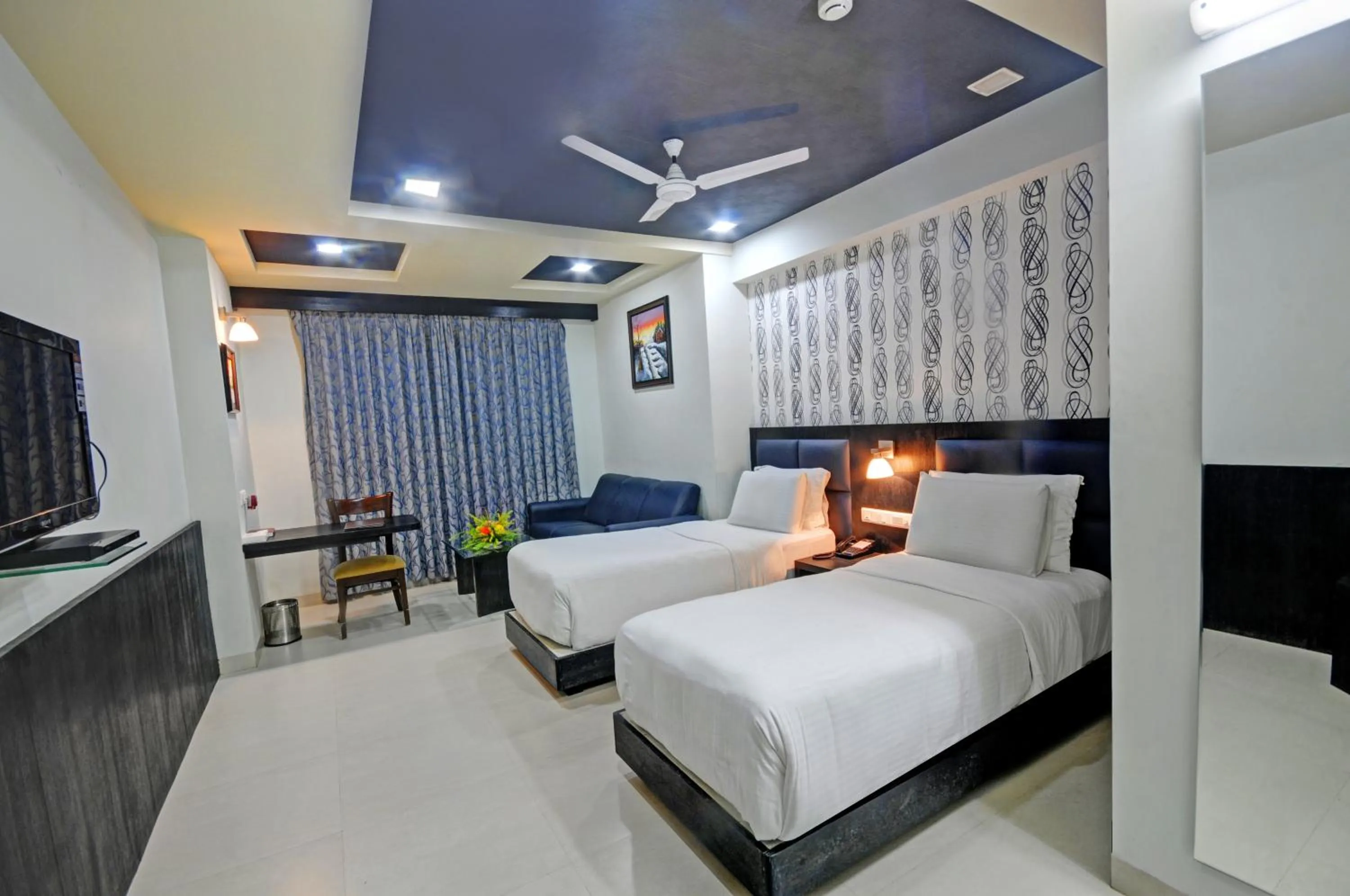 Deluxe Twin Room with 10% off on Ala Carte at Swaad Restaurant in Pride Ananya Resorts