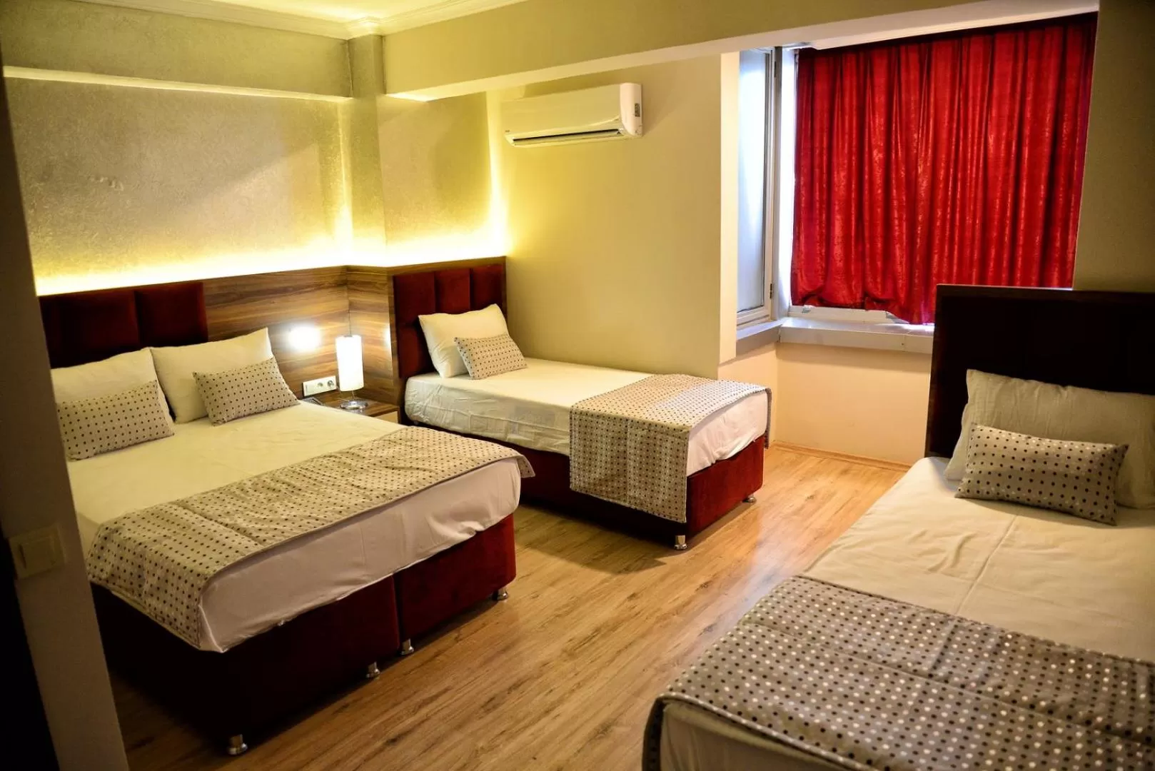 Standard Triple Room in Laleli Hotel Izmir