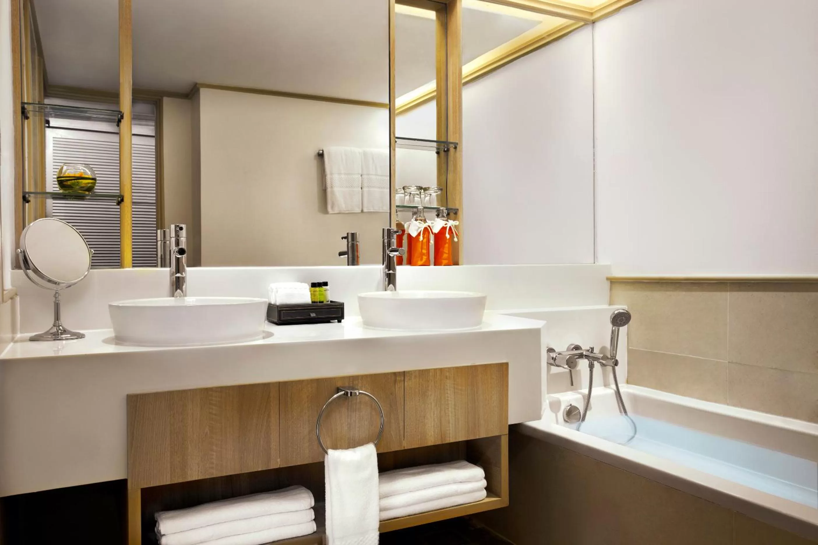 Grand Deluxe City View King in Amari Bangkok