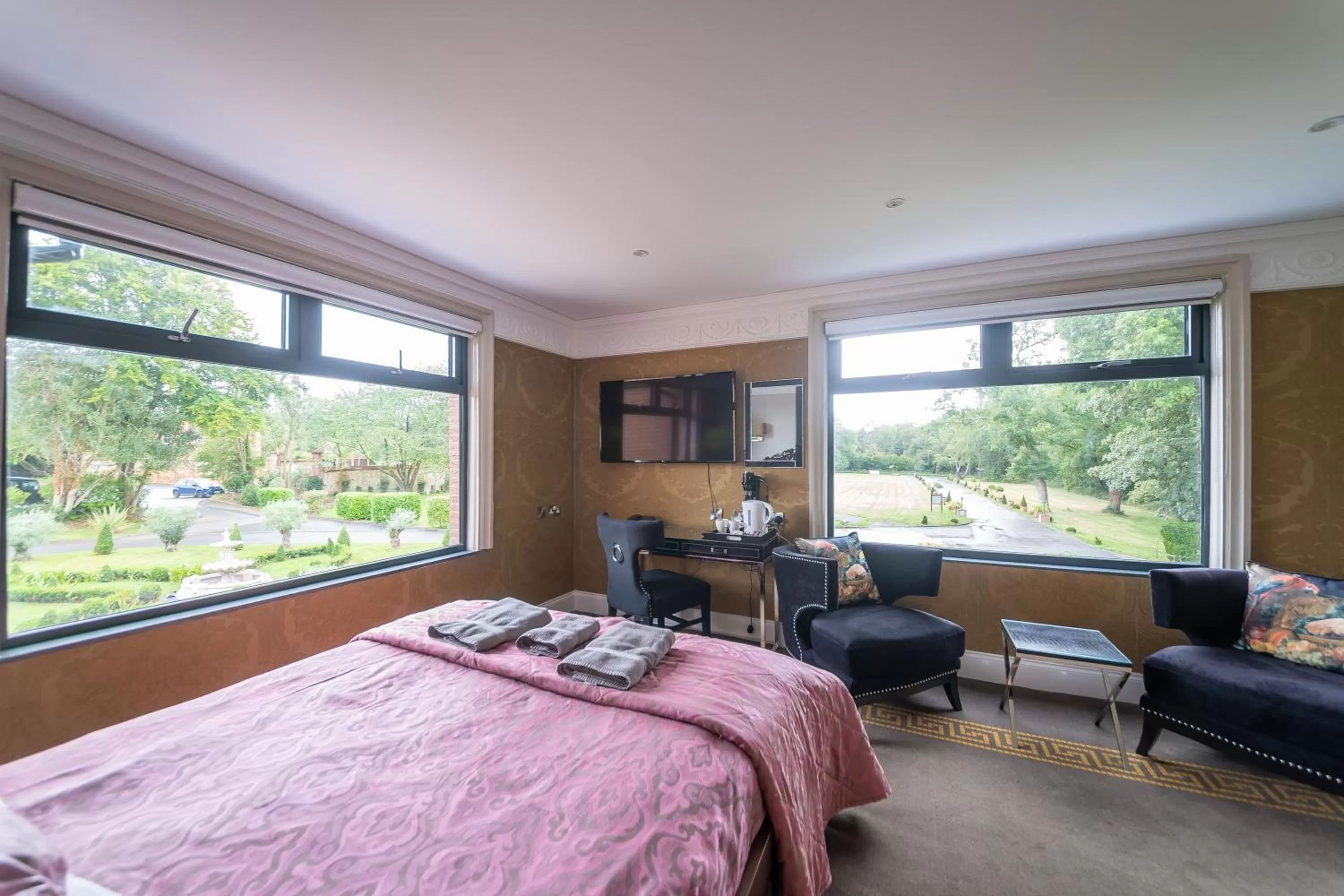 Deluxe Double Room in Guildford Manor Hotel & Spa