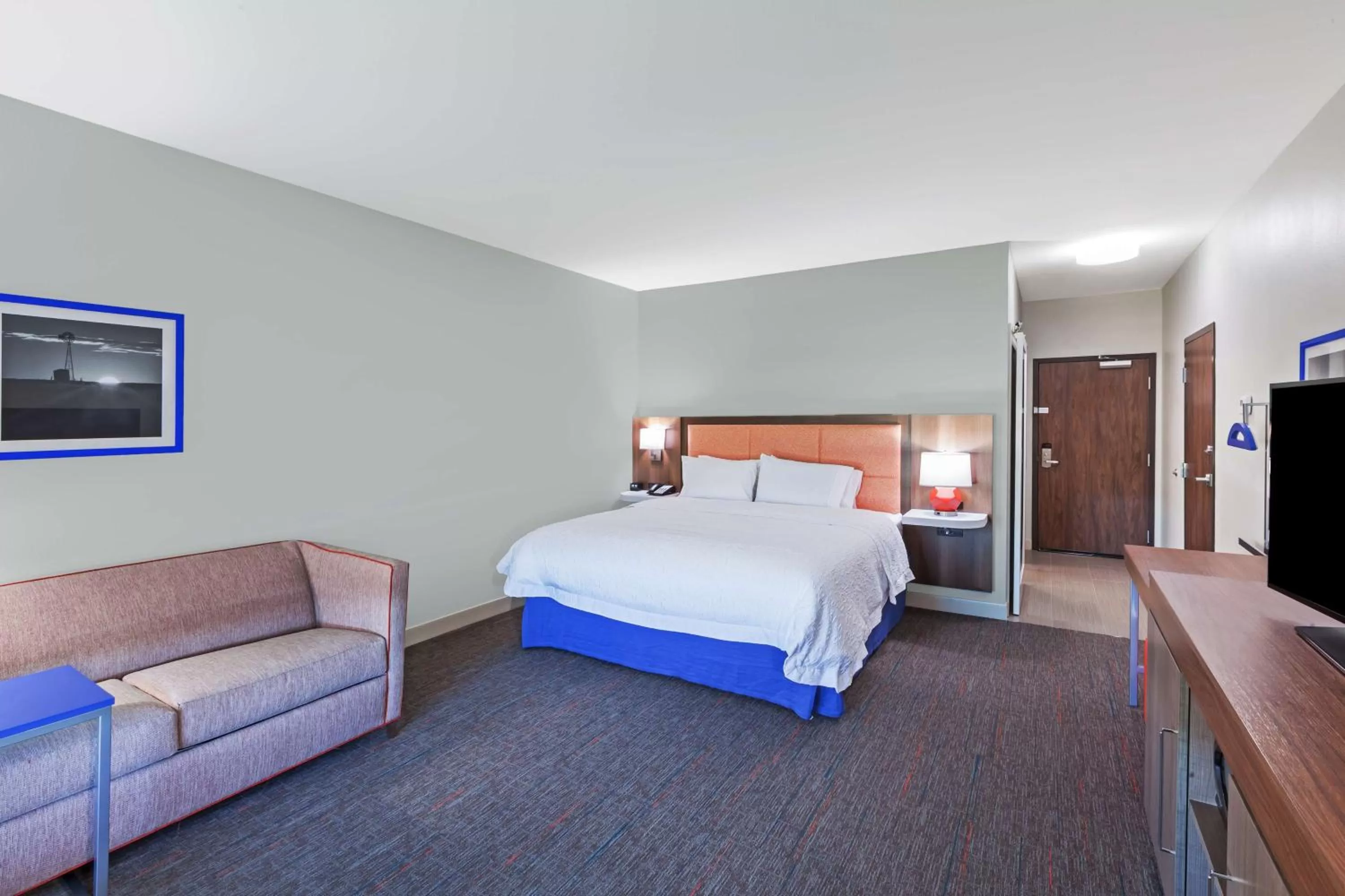 King Room with Sofa Bed - Non-Smoking in Hampton Inn Ozona