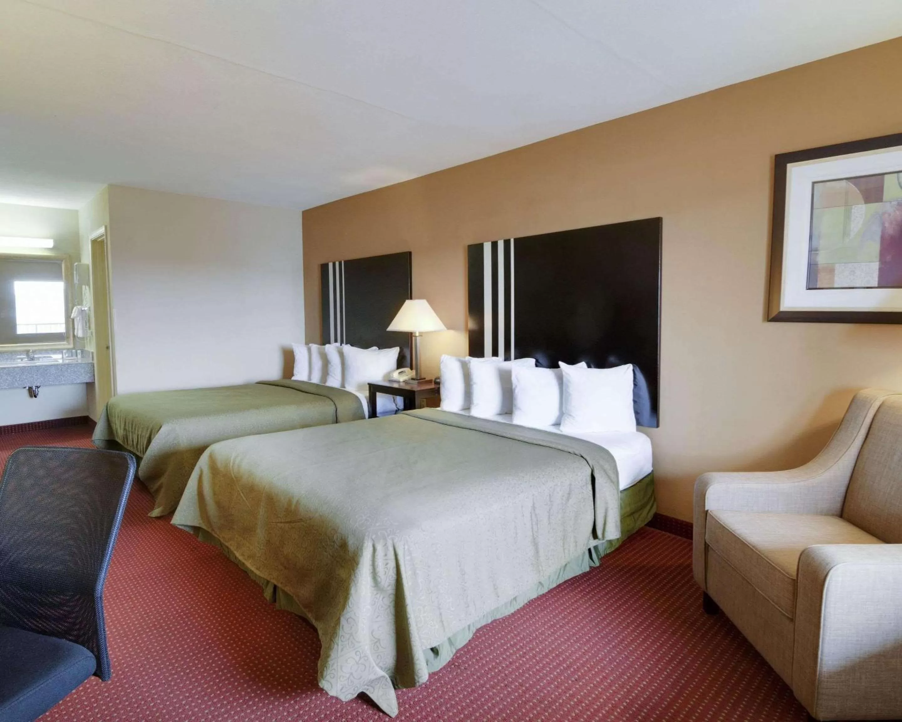 Queen Room with Two Queen Beds - Smoking in Quality Inn & Suites Clarksville