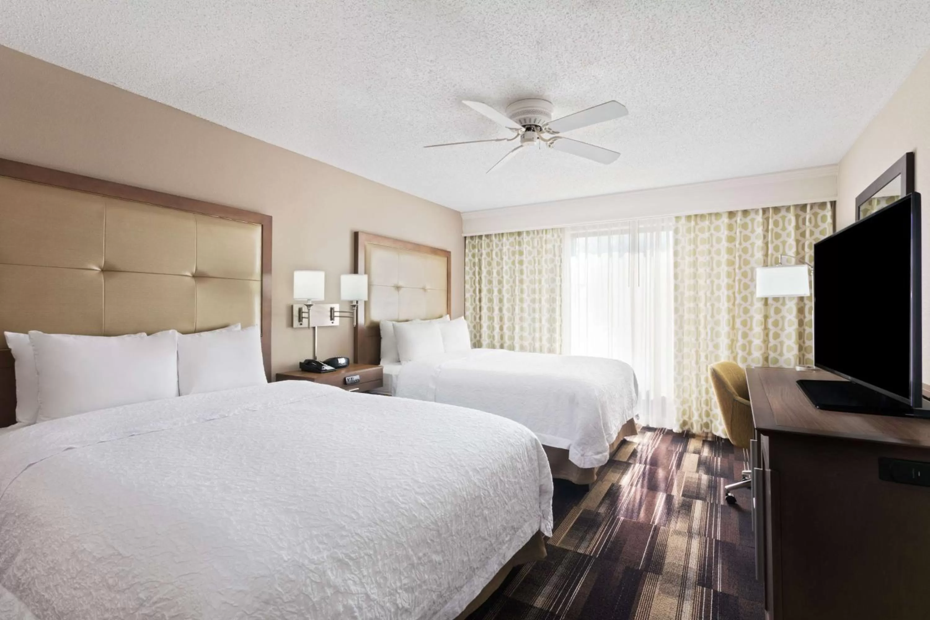 One-Bedroom Queen Suite with Balcony and Kitchen in Hampton Inn & Suites Atlanta/Duluth/Gwinnett