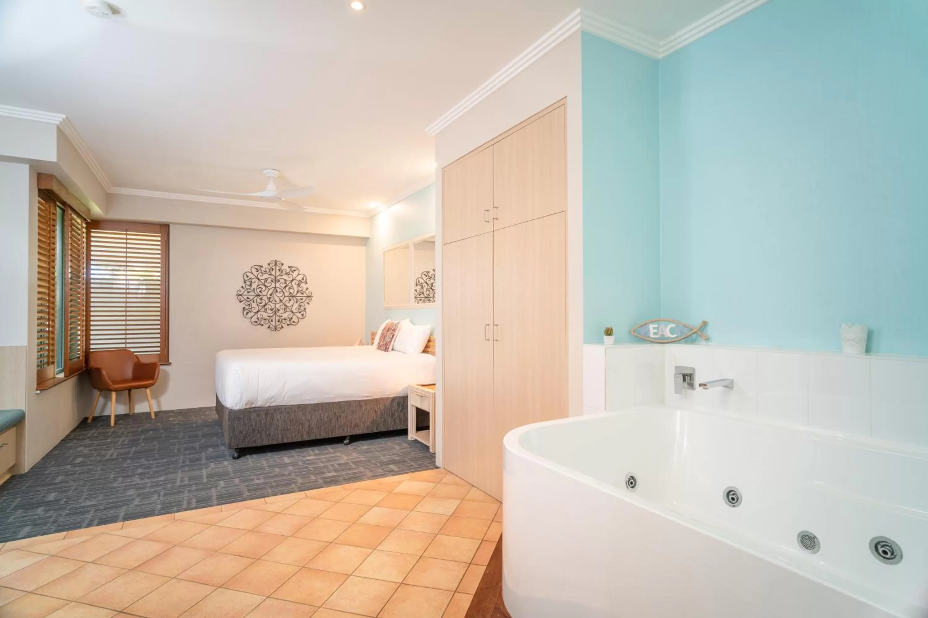 King Suite with Spa Bath in Ballina Beach Resort