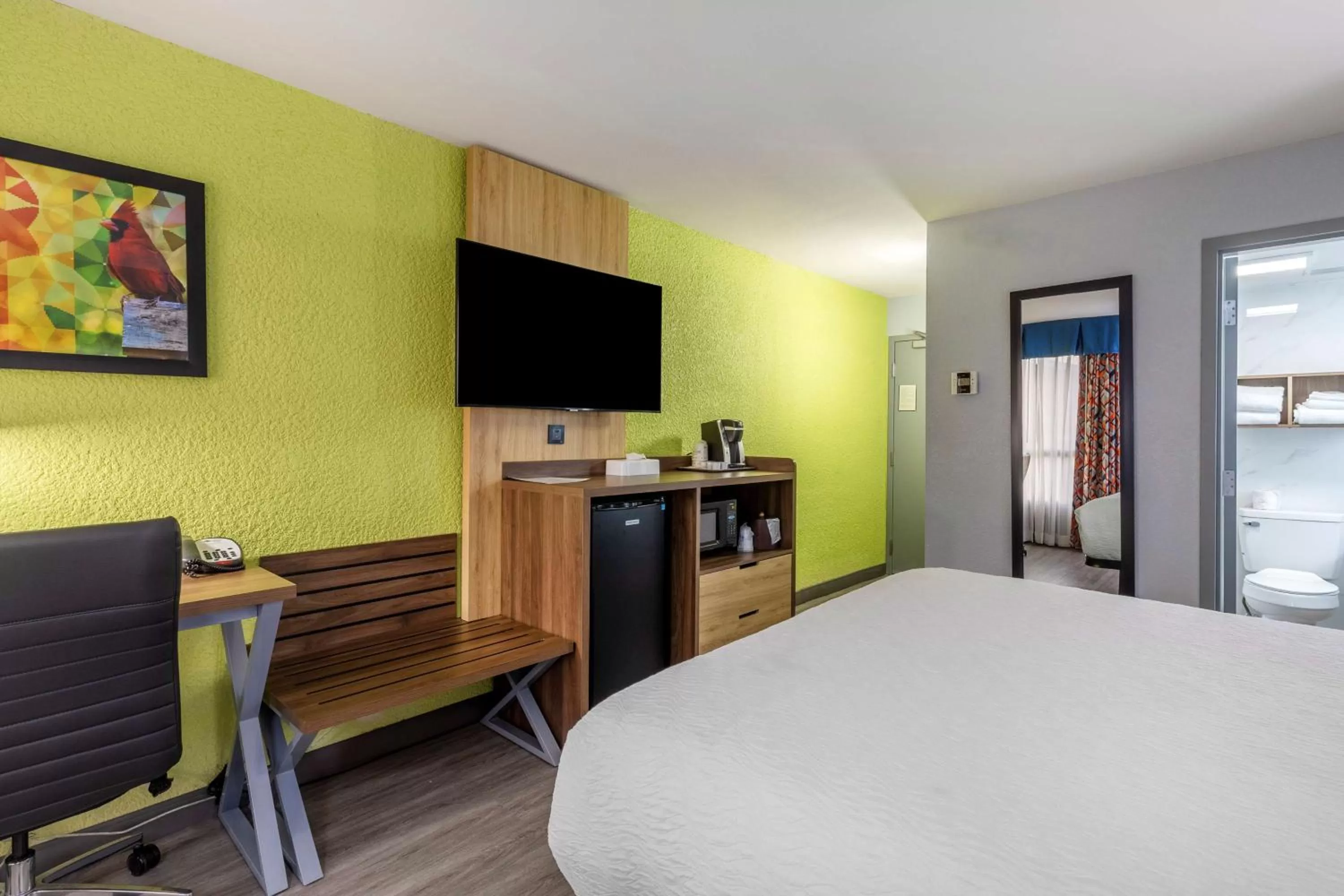 Queen Room - Non-Smoking in Best Western Plus St. Louis West-Westport